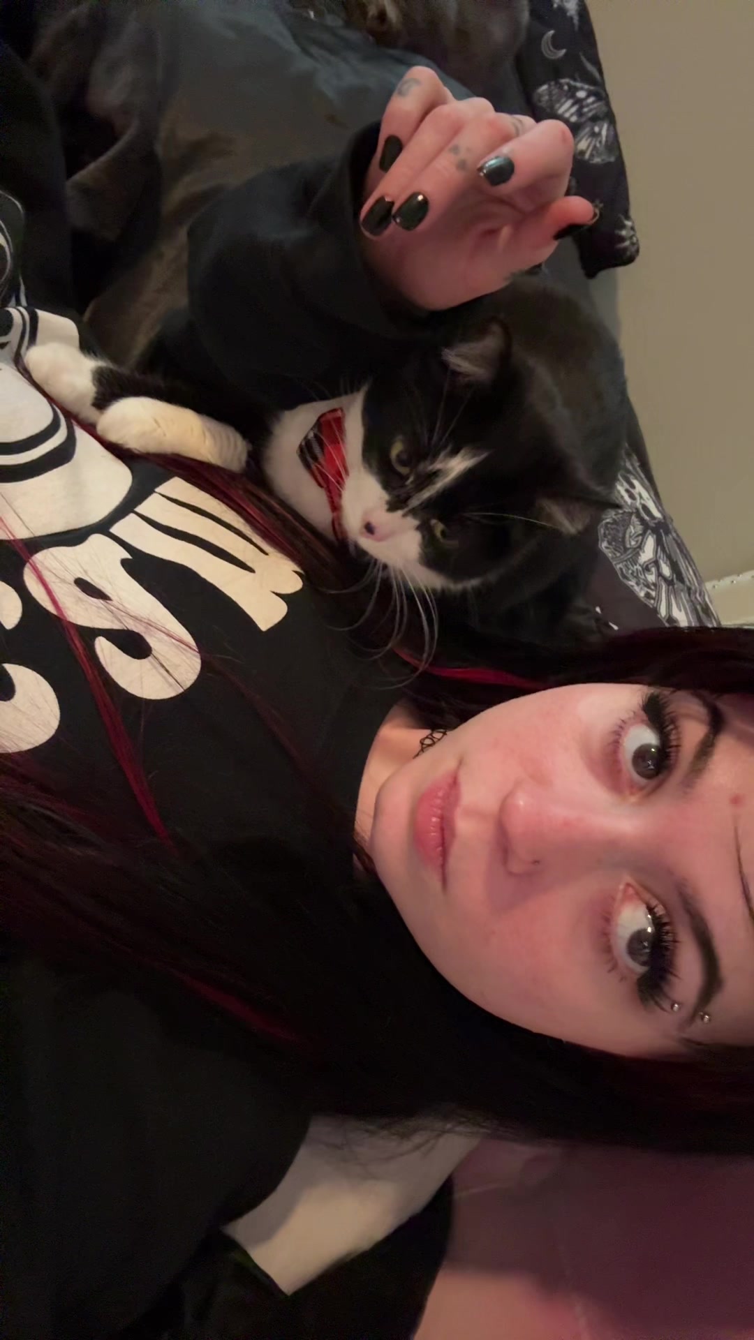 @:3