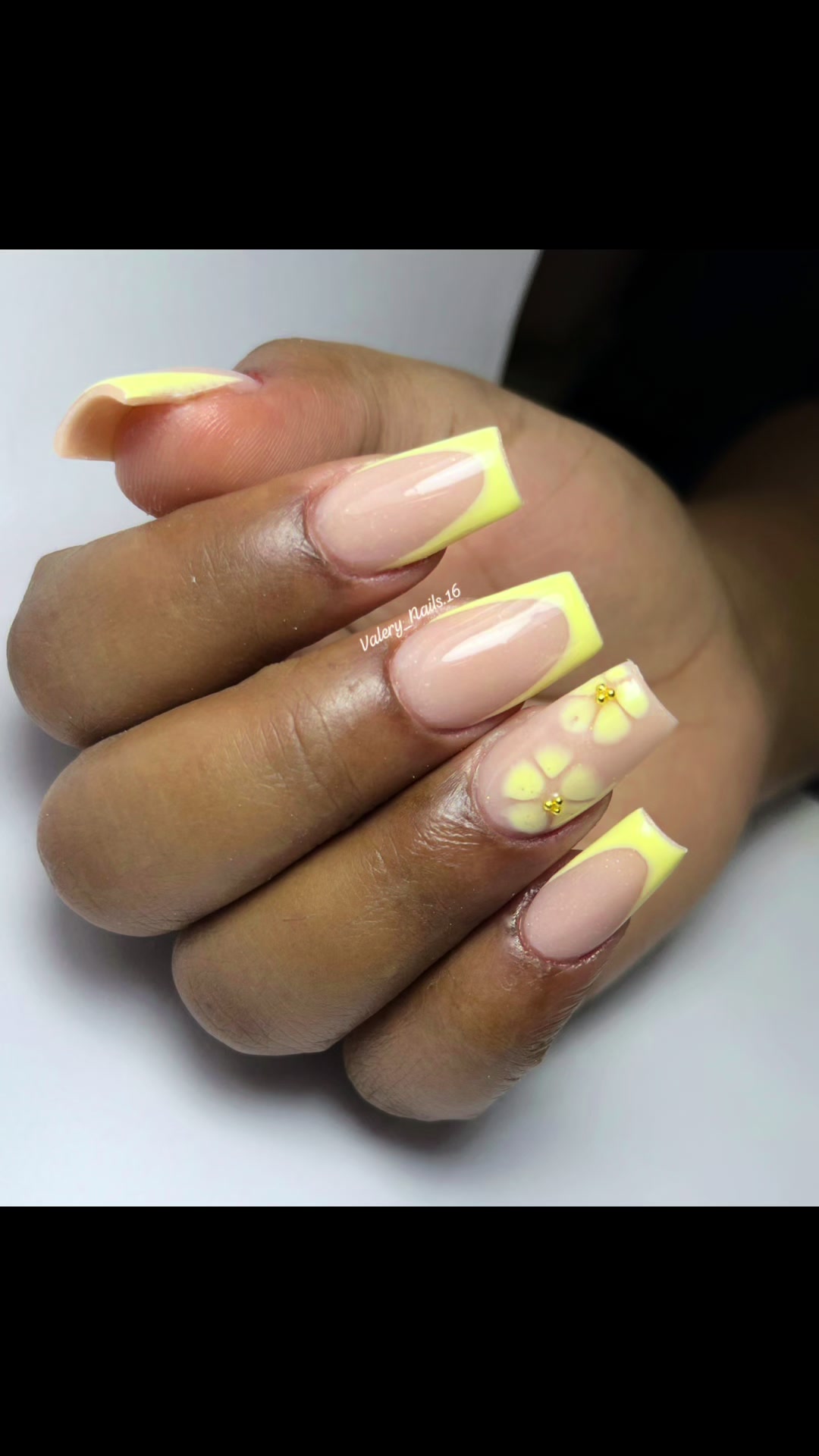 @Valery Nails💛