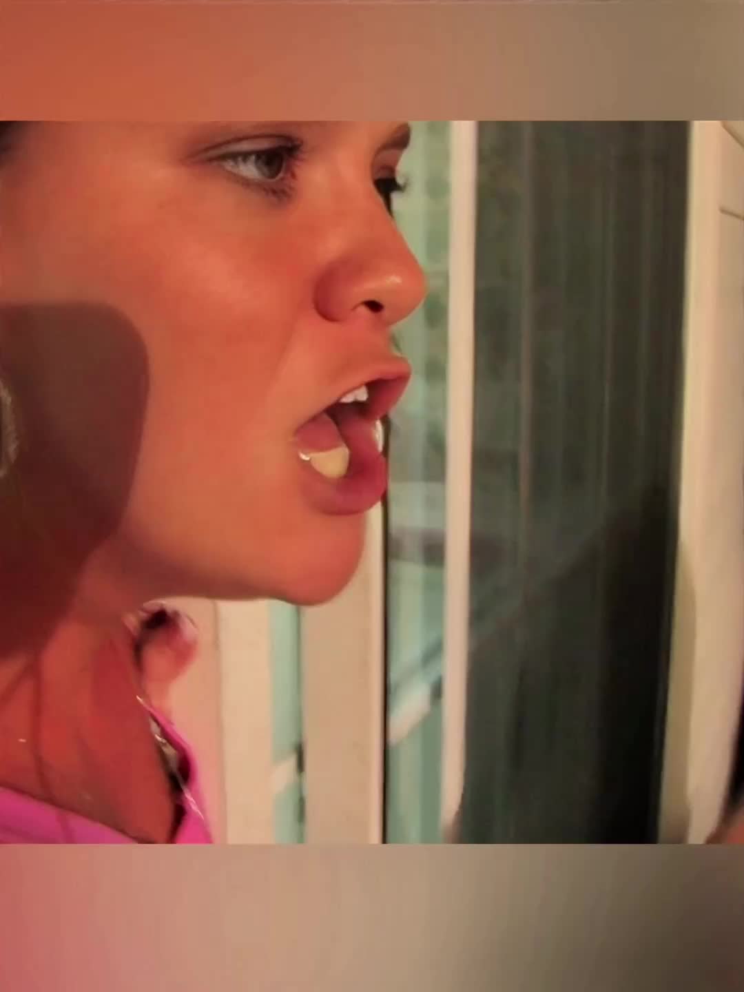 @corashows