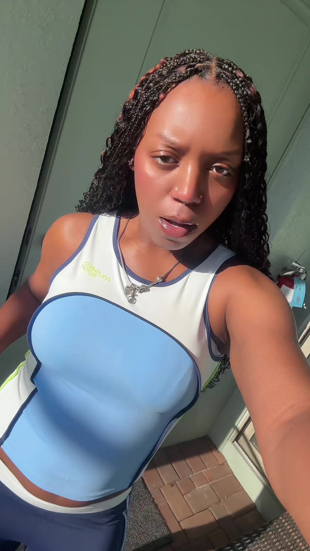 @usersaturnwrld