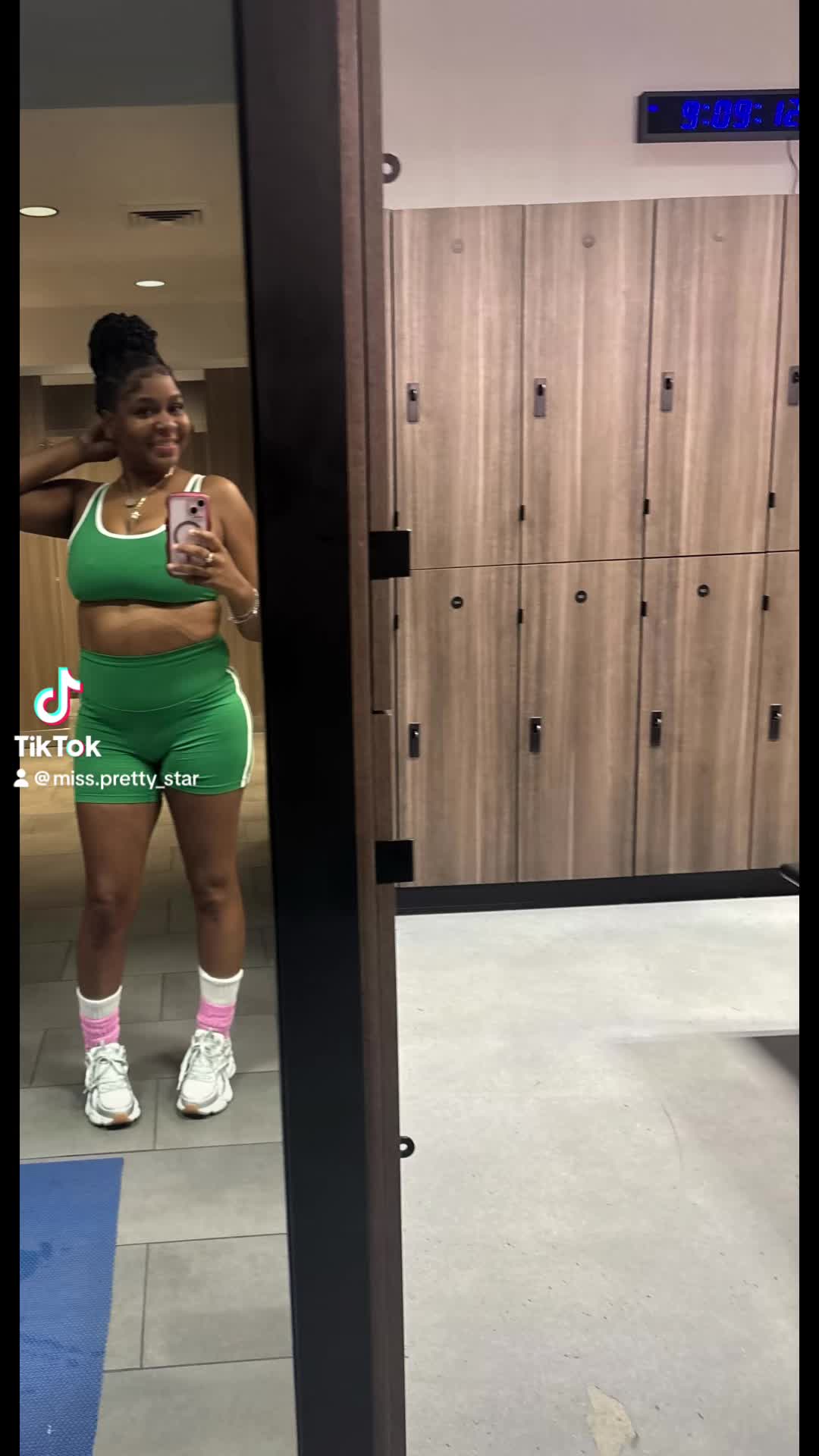 @Miss.Pretty_Star