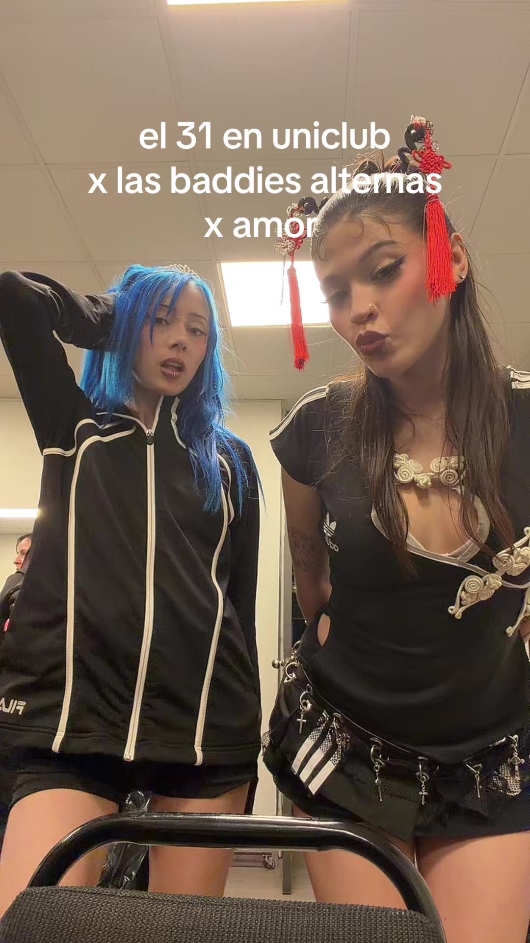 @holalola
