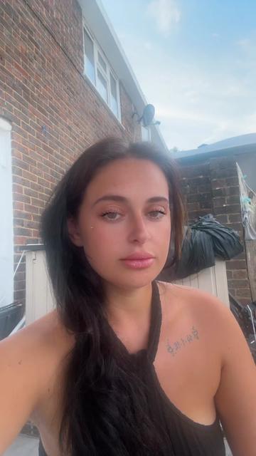 @Caitttt🧡