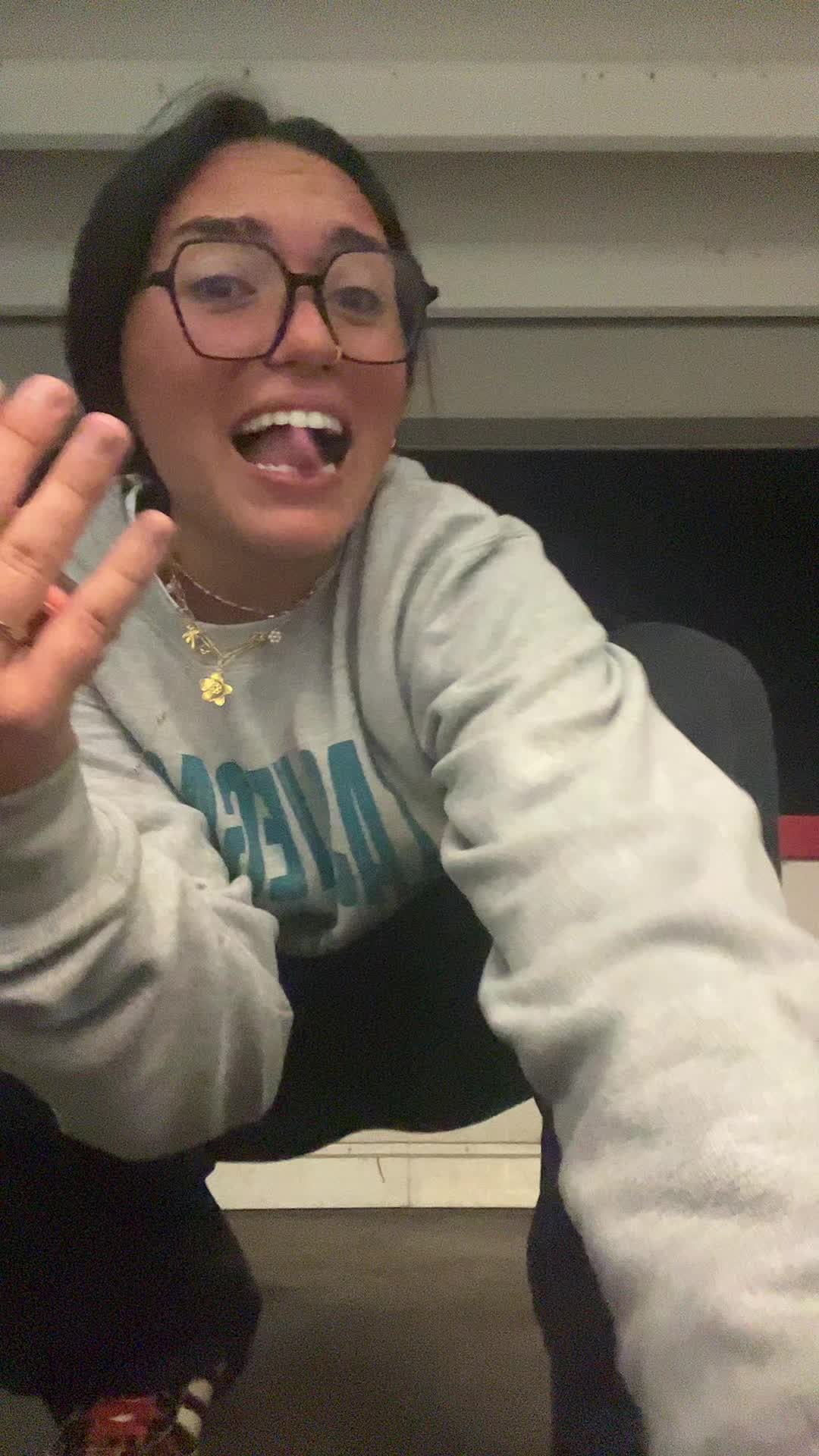 @Laura🪩🤘