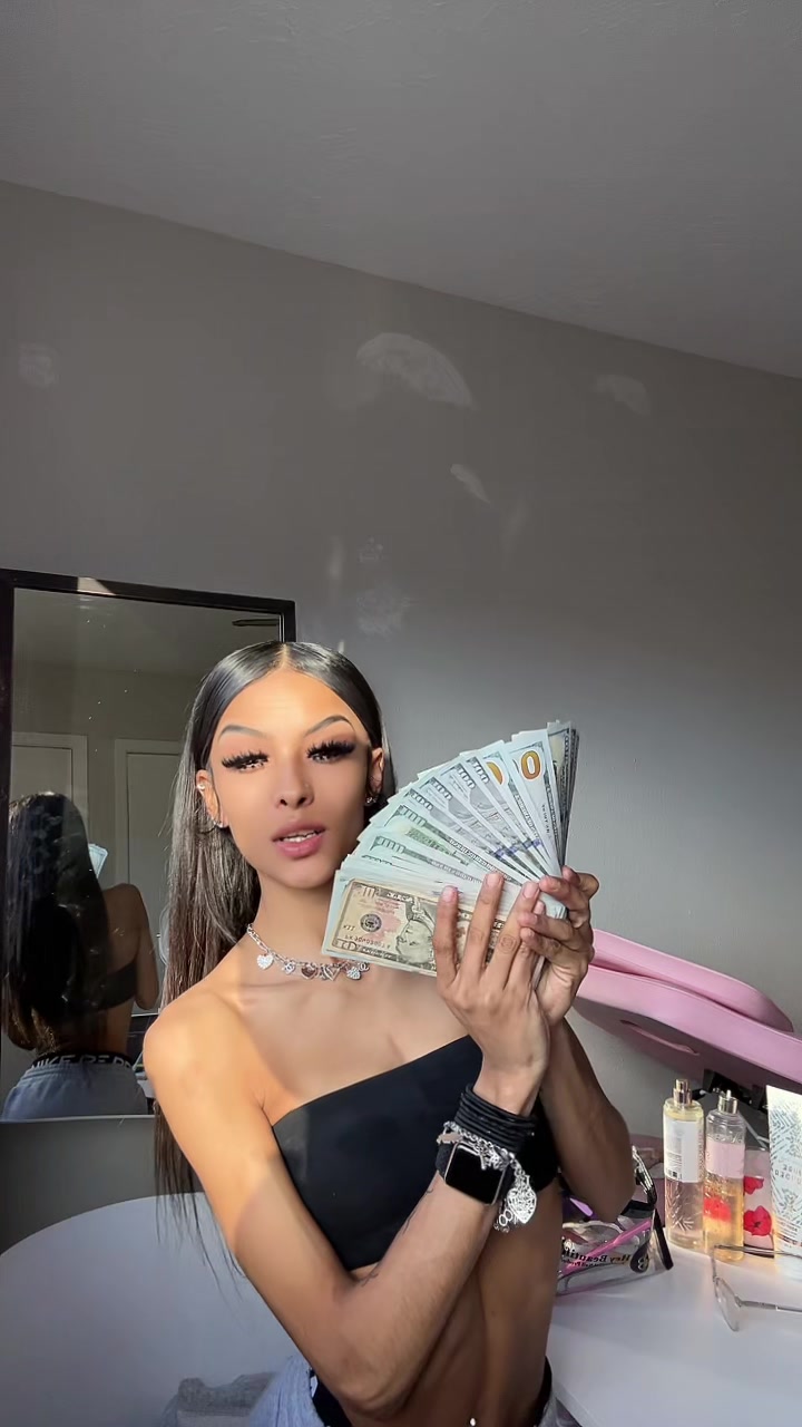 @thareal.christina._