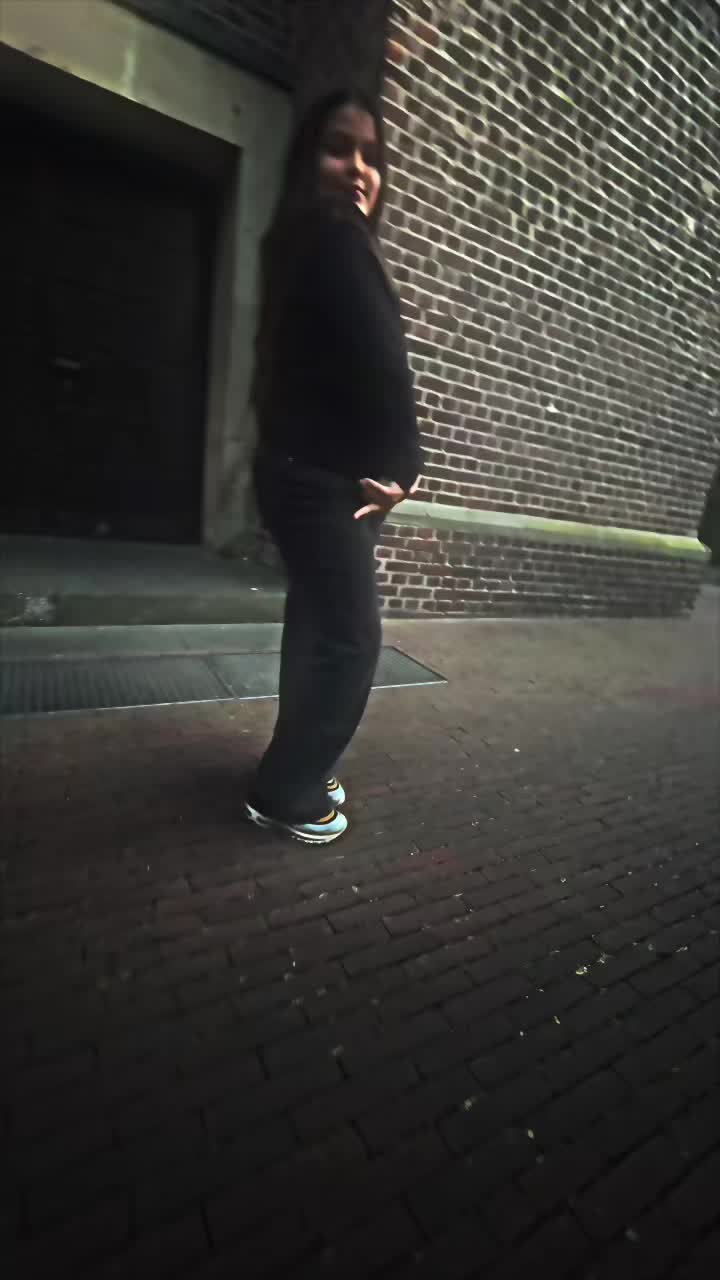 @𝓔𝓵𝓮𝓷𝓪 🖤