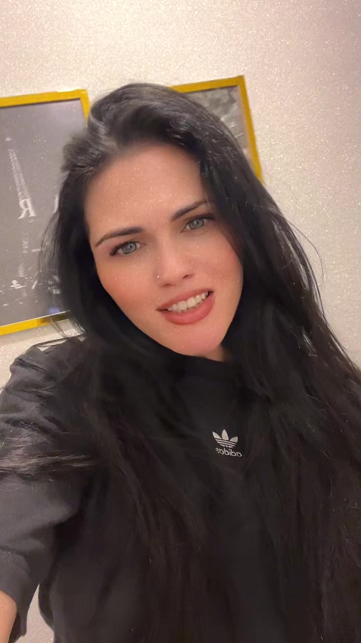 @🧡🤍💜Raffaella 👩❤️👩