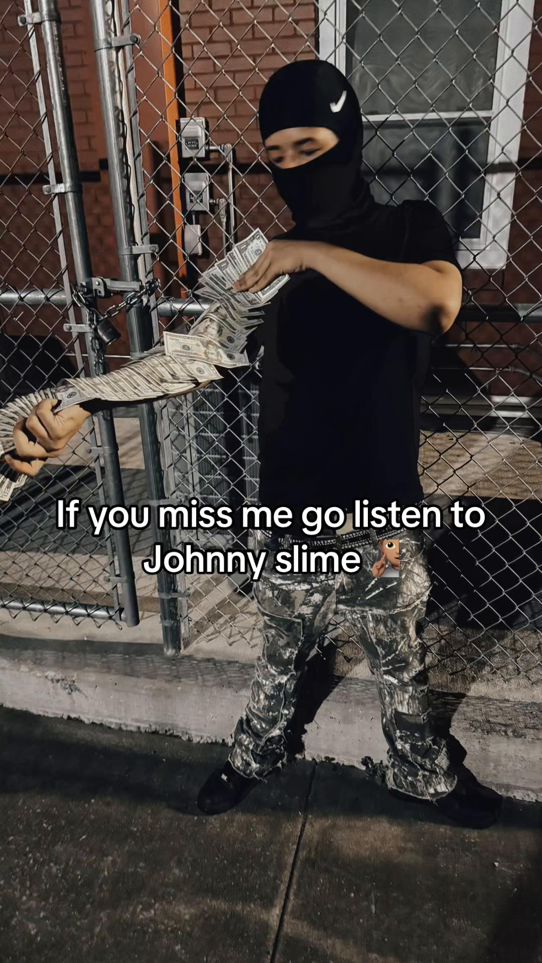 @⃟