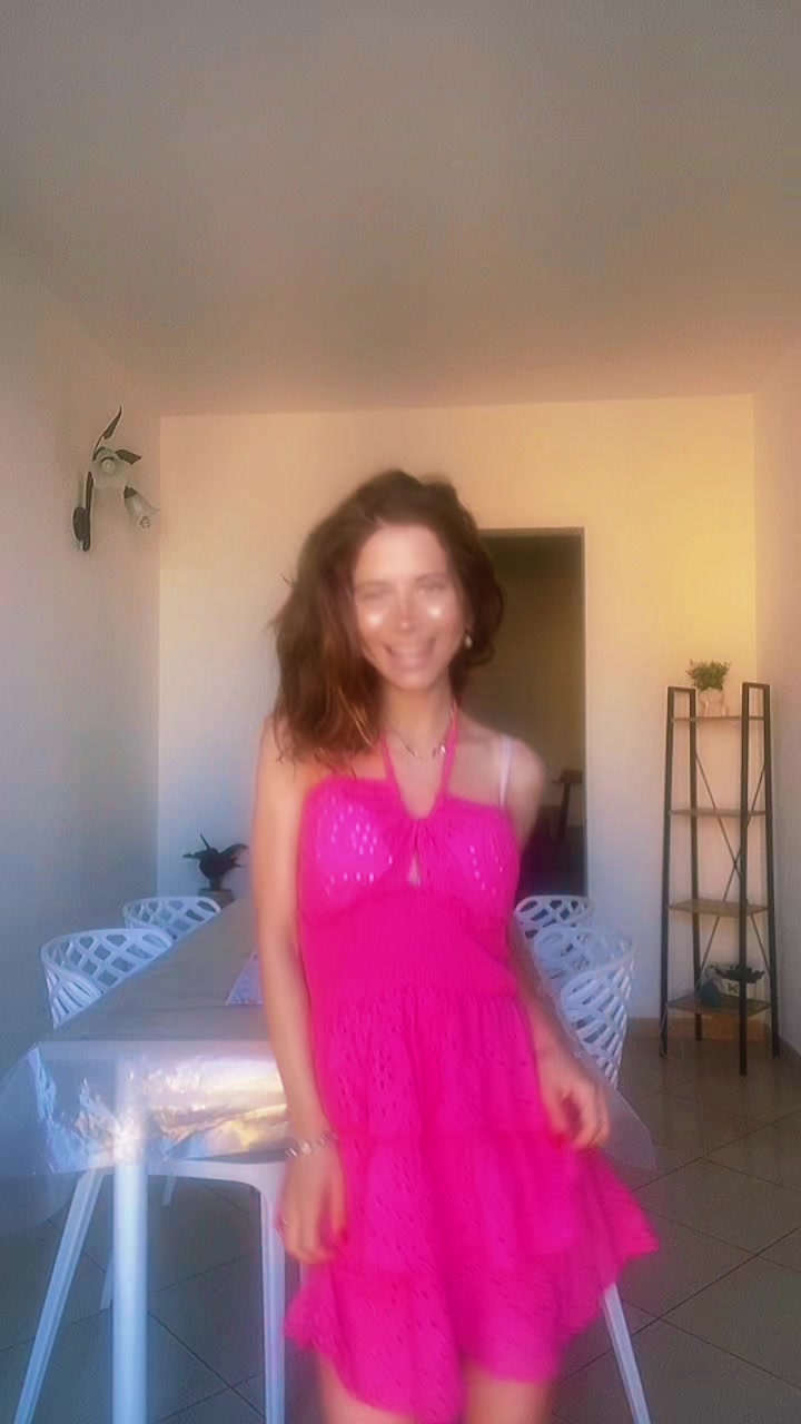 @Anna ✨️🩷⚘️🌊💄🦋