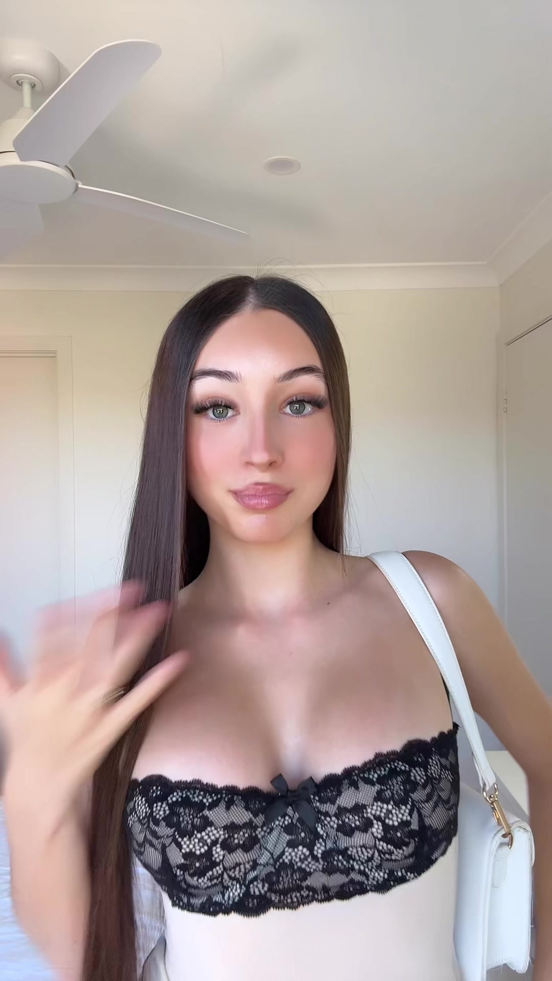 @𝓖