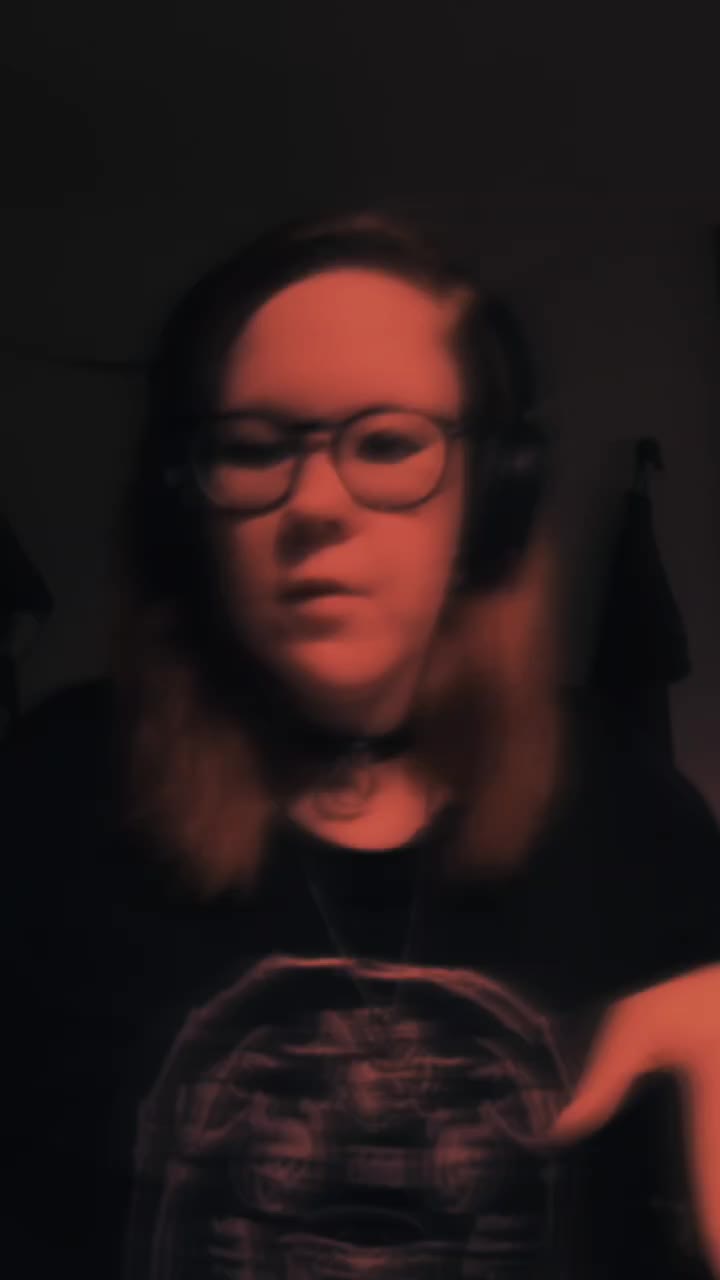 @Charlene 🖤🌹🦇