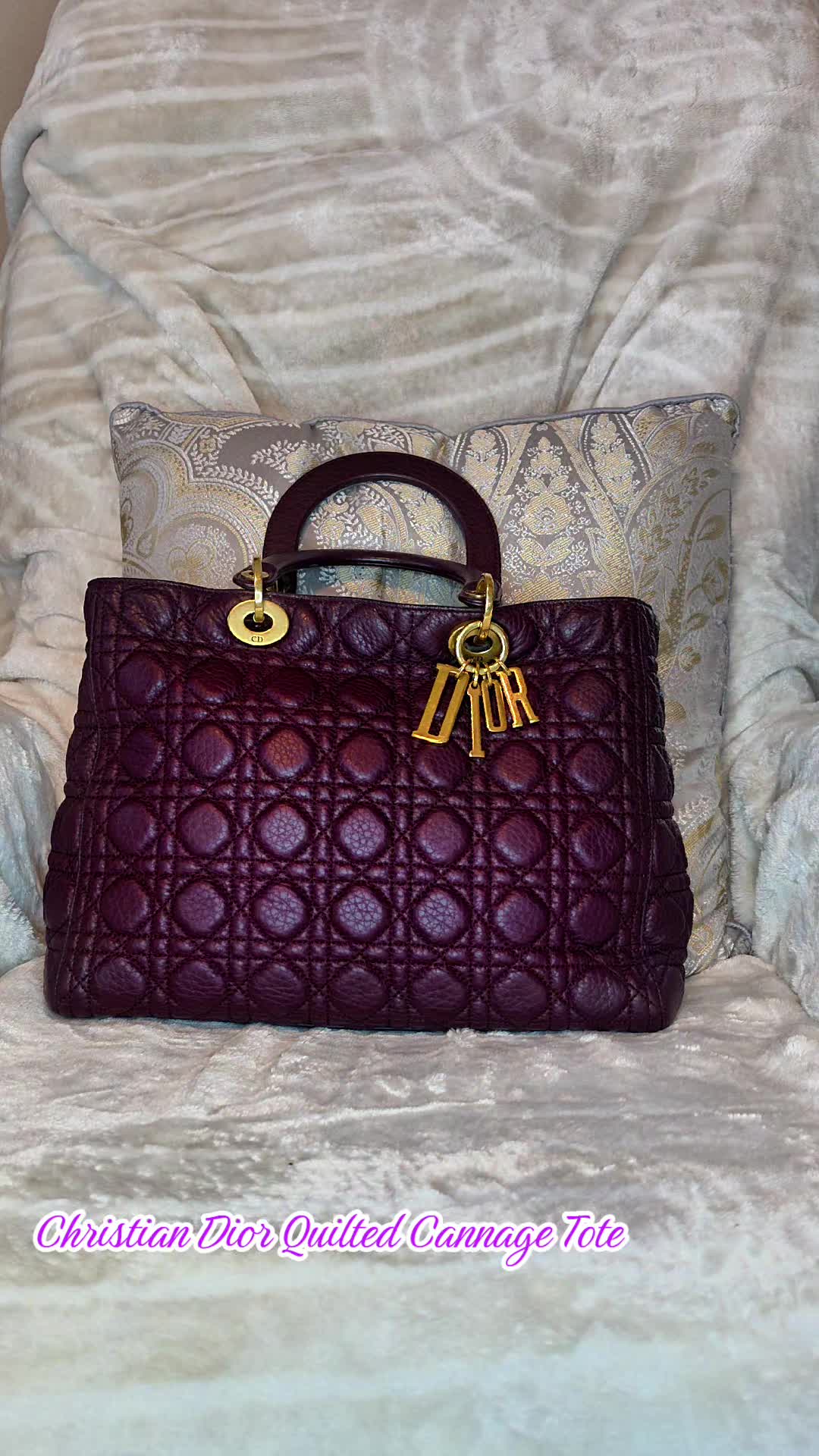 @CoolGirlCarry