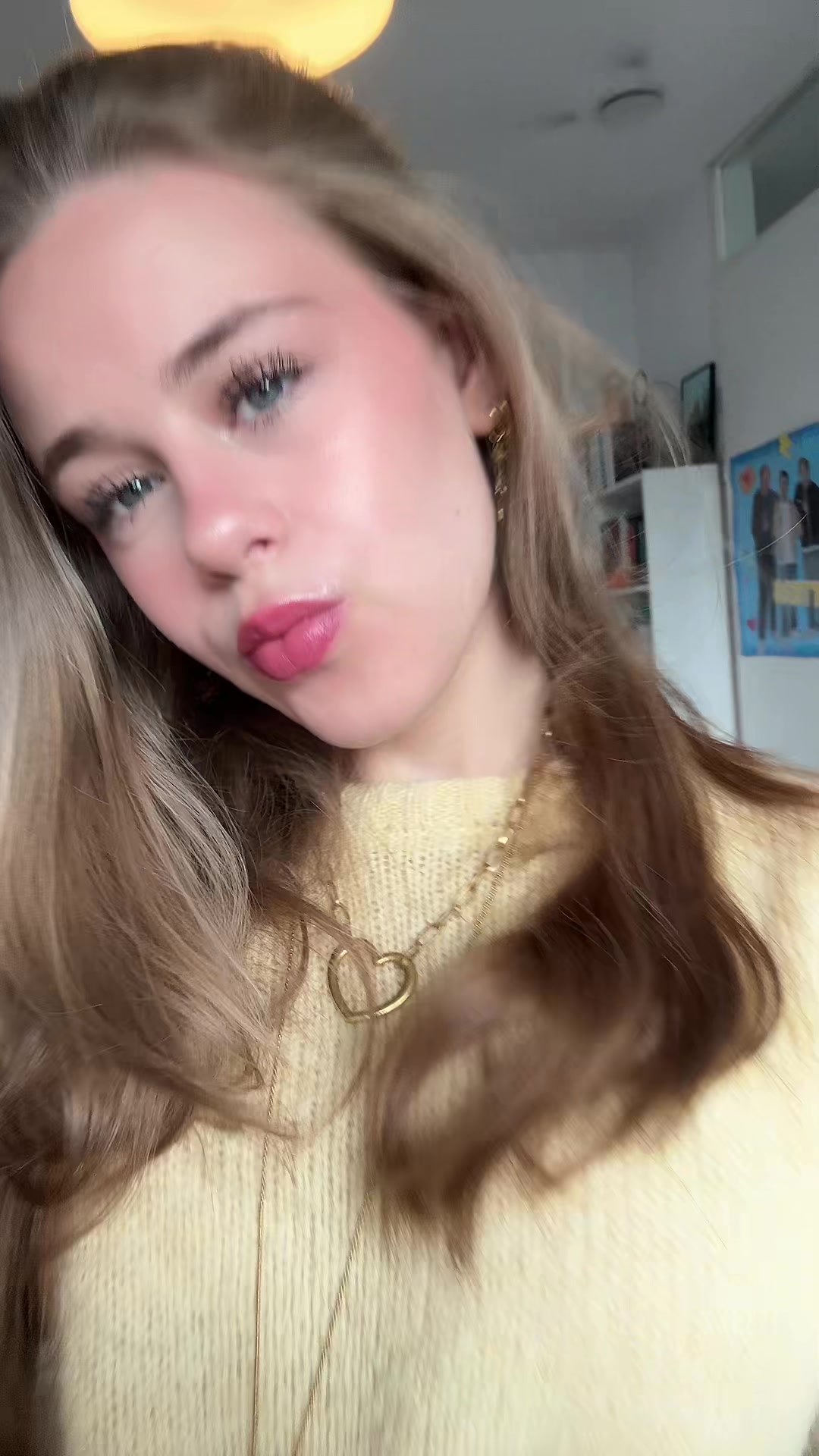 @Lindhe 🌟🎀🪩🍭💐