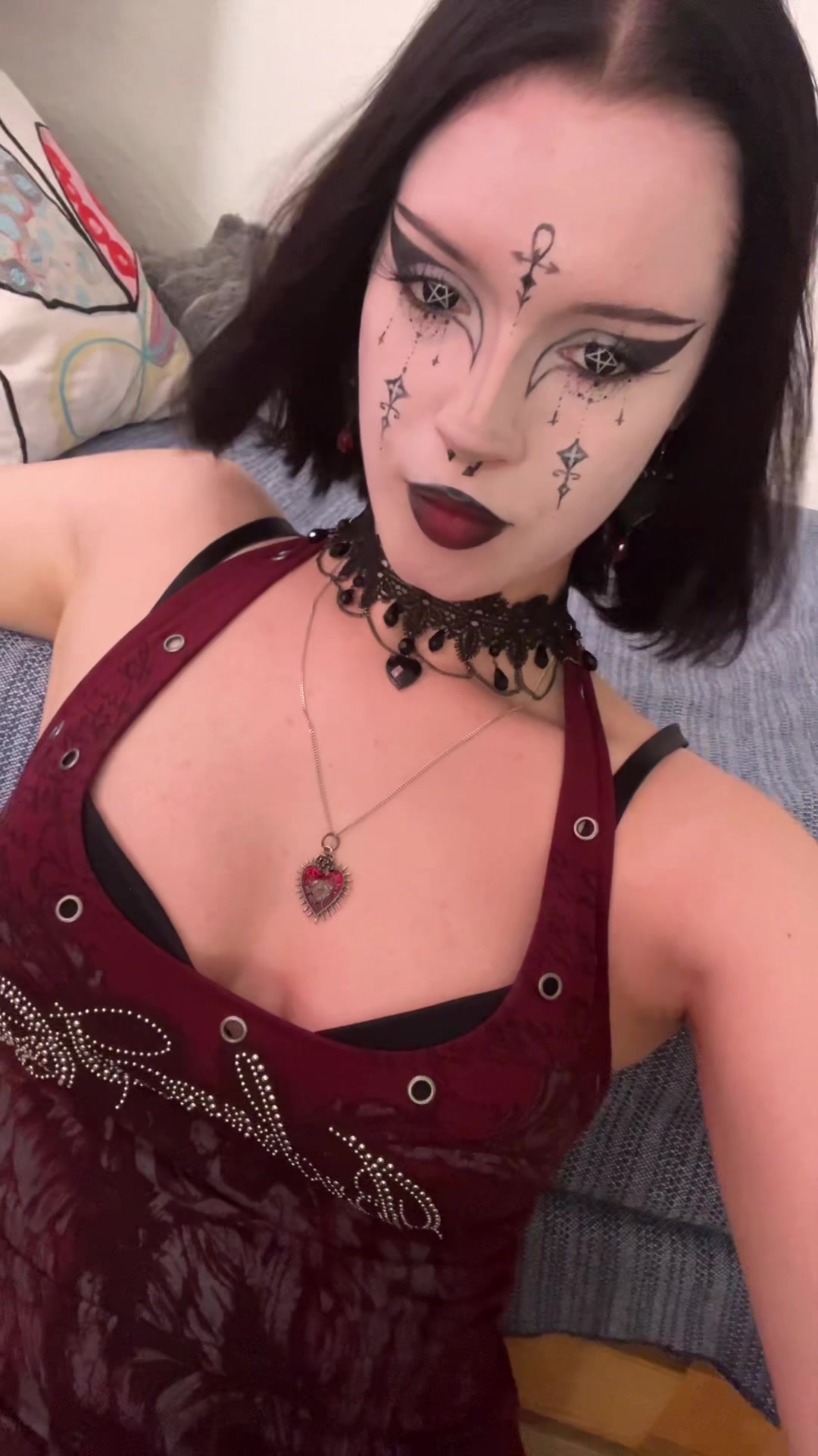 @Klara🧟♀️
