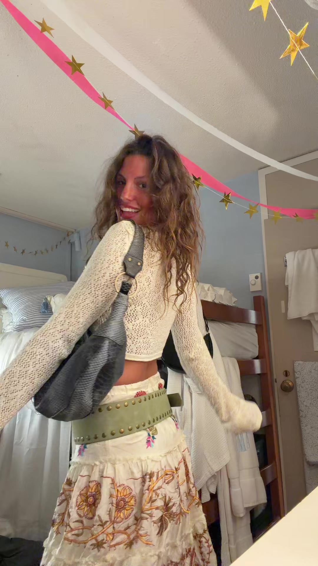 @Bella