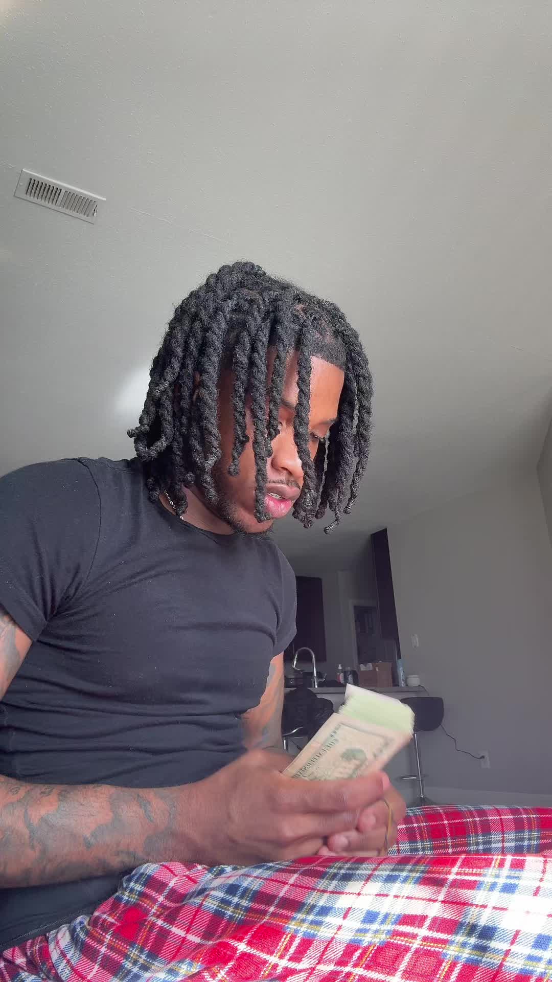 @plugbro