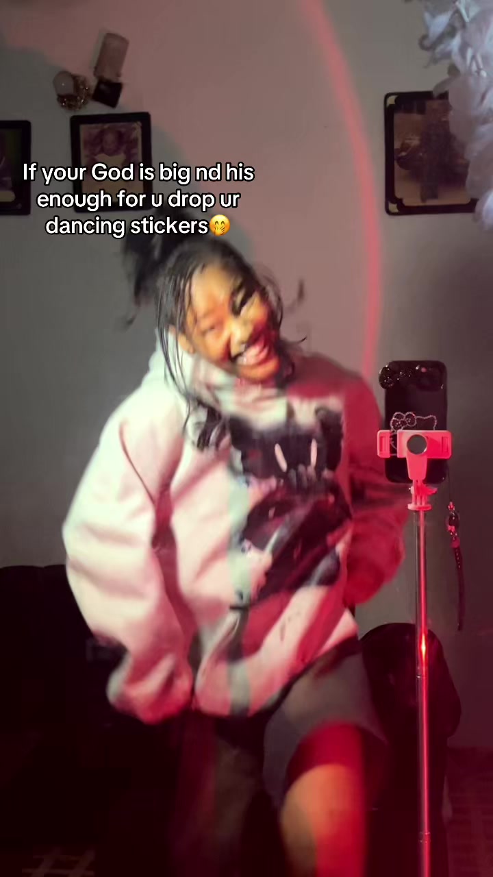 @Pretty kelly💗🩷