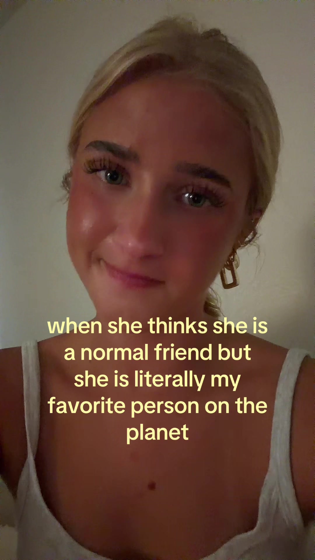 @theelliebarker