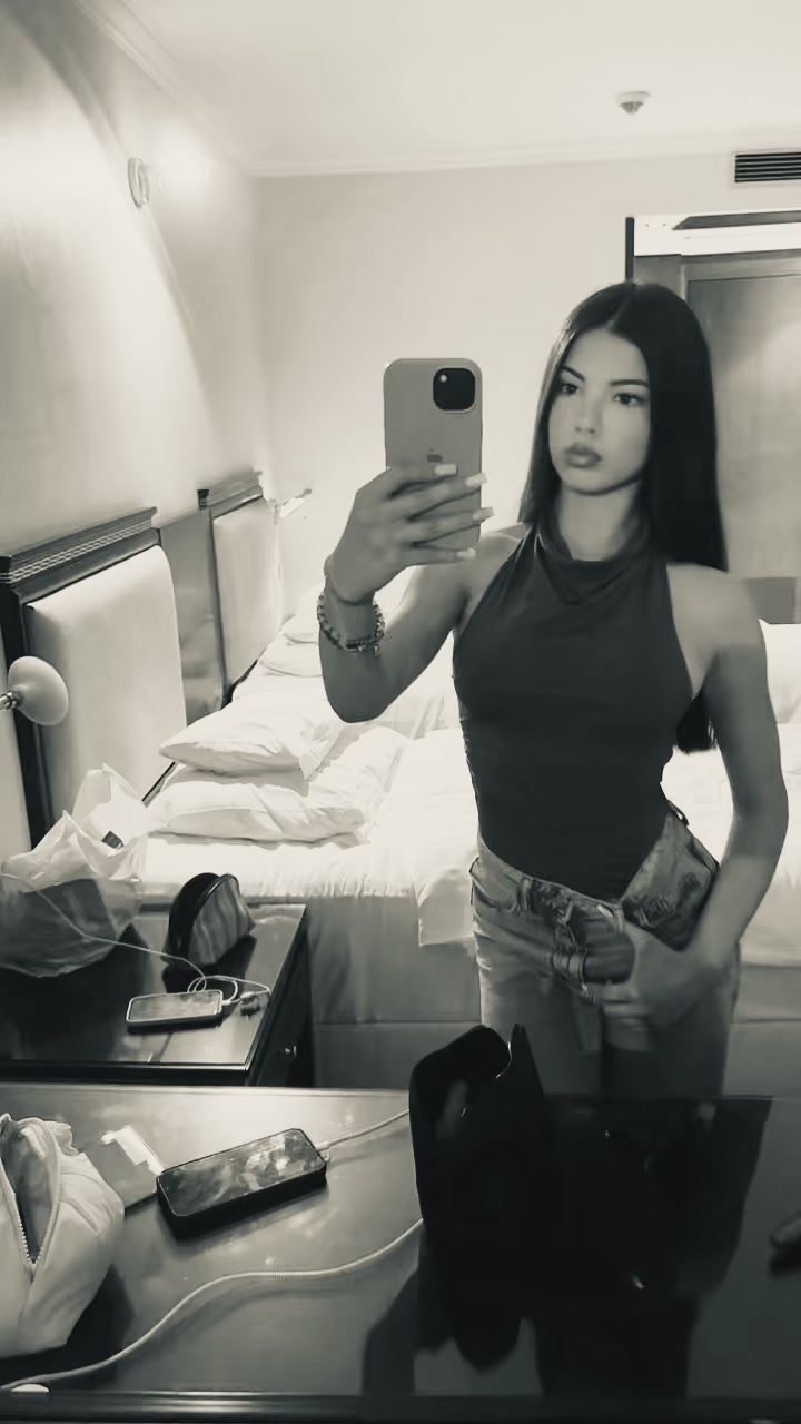 @𝐋 𝐚 𝐫 𝐚