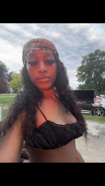 @Miss pretty brown skin 🥴
