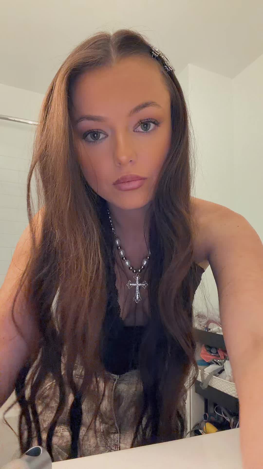 @Carley 🔮🖤