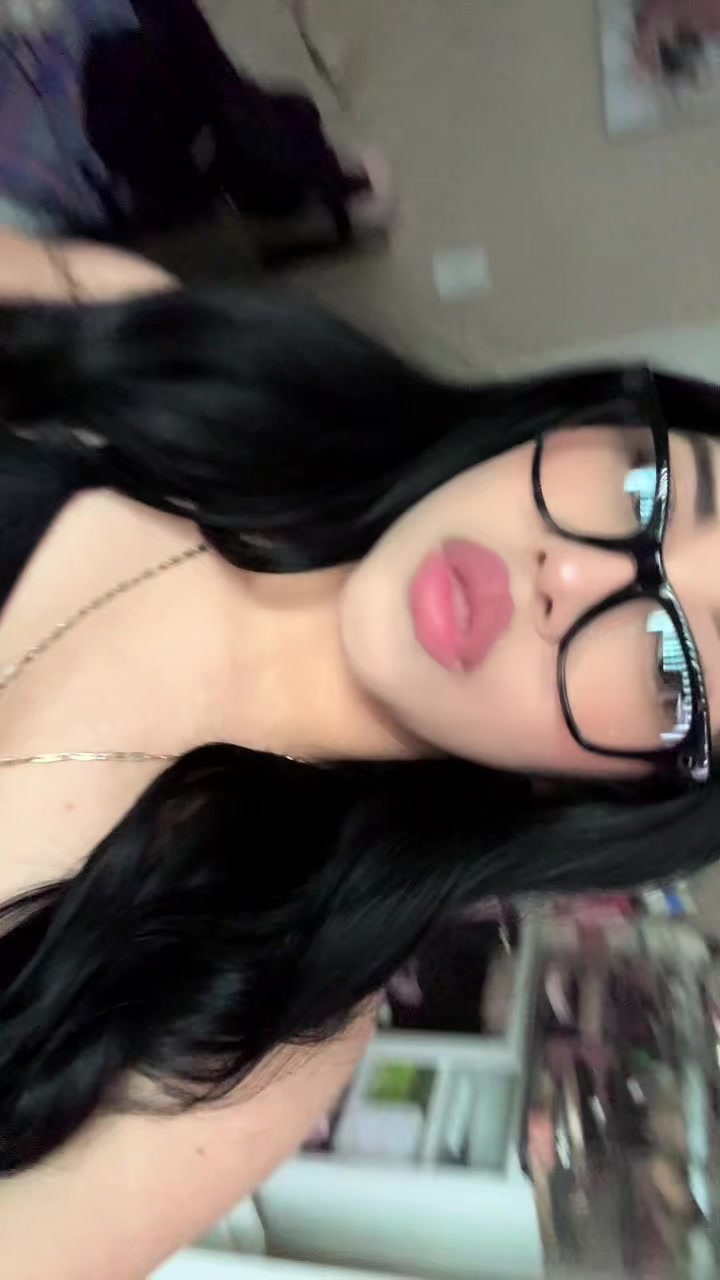@hehateskesly