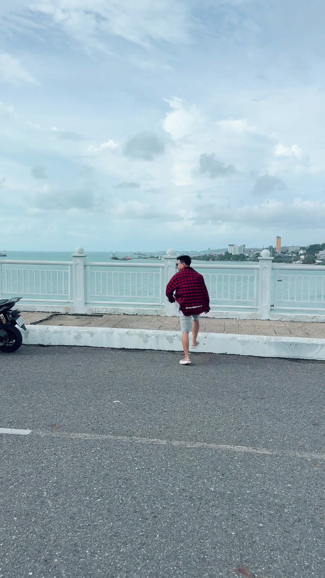 @រី ឆាត