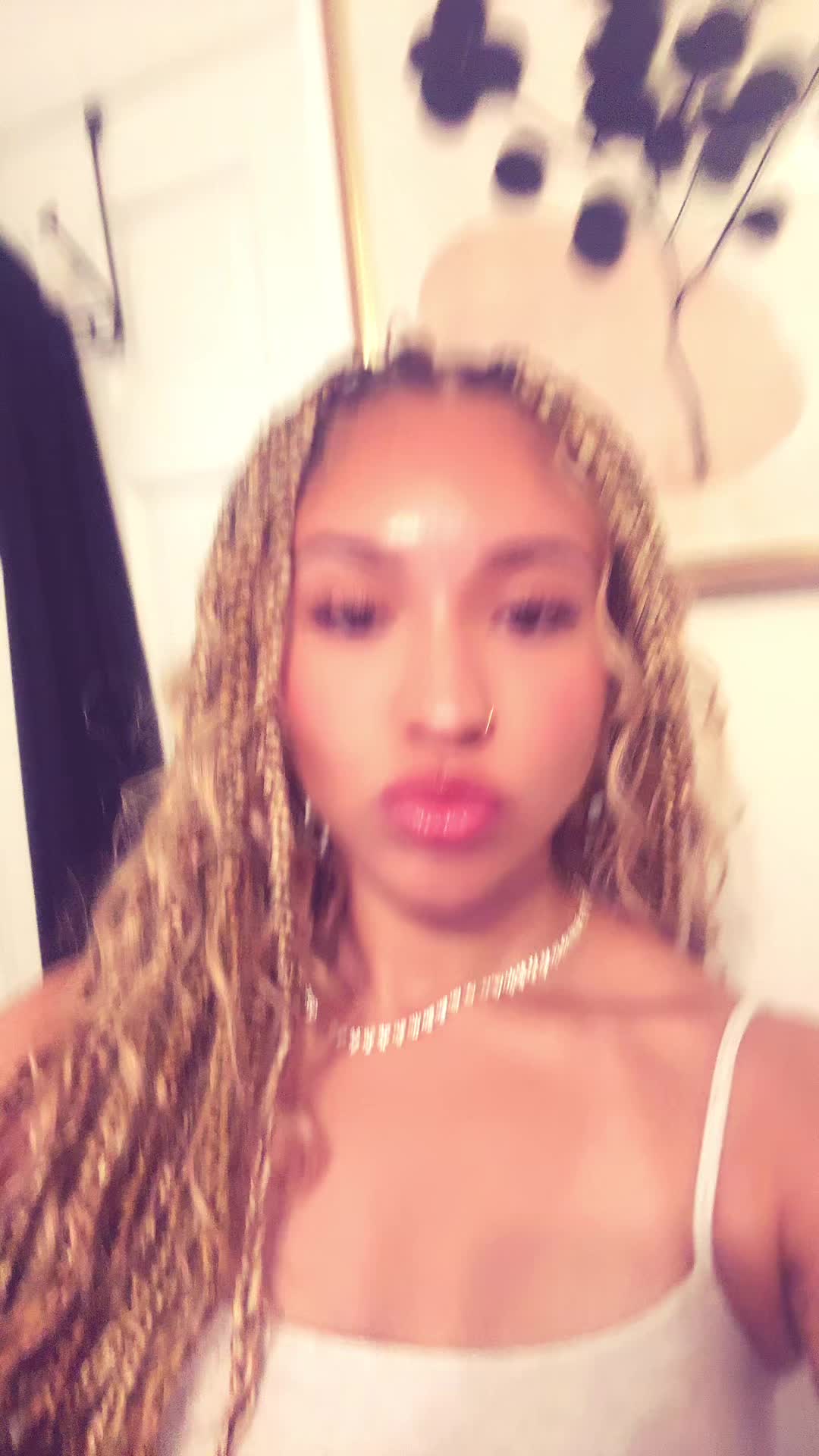 @Isabella