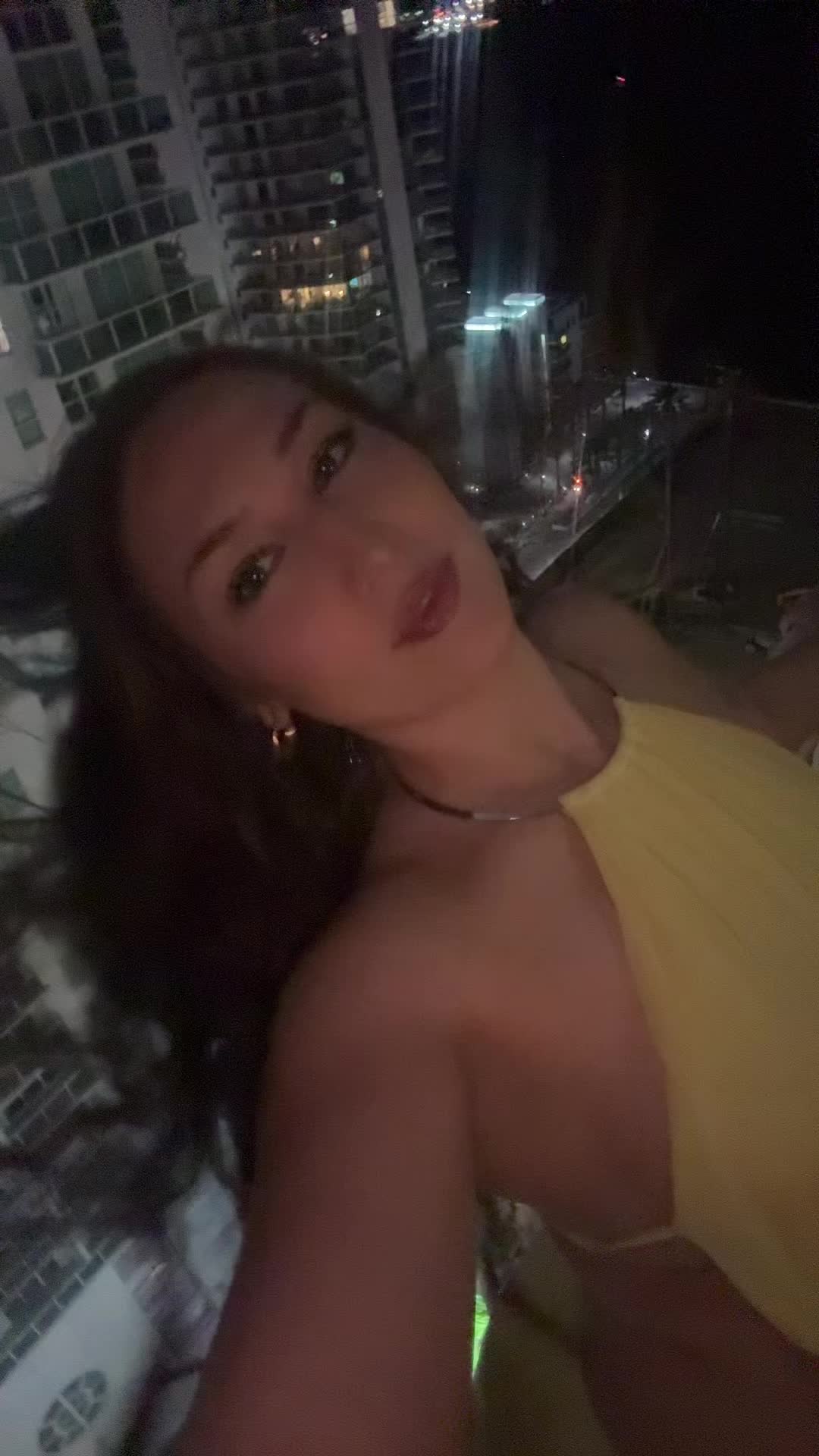 @whatdahellyamber