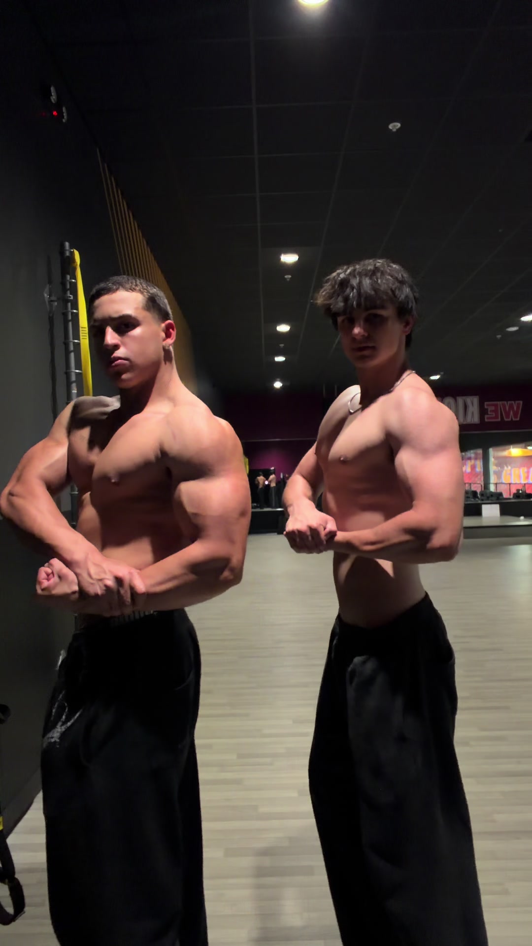 @notluis21