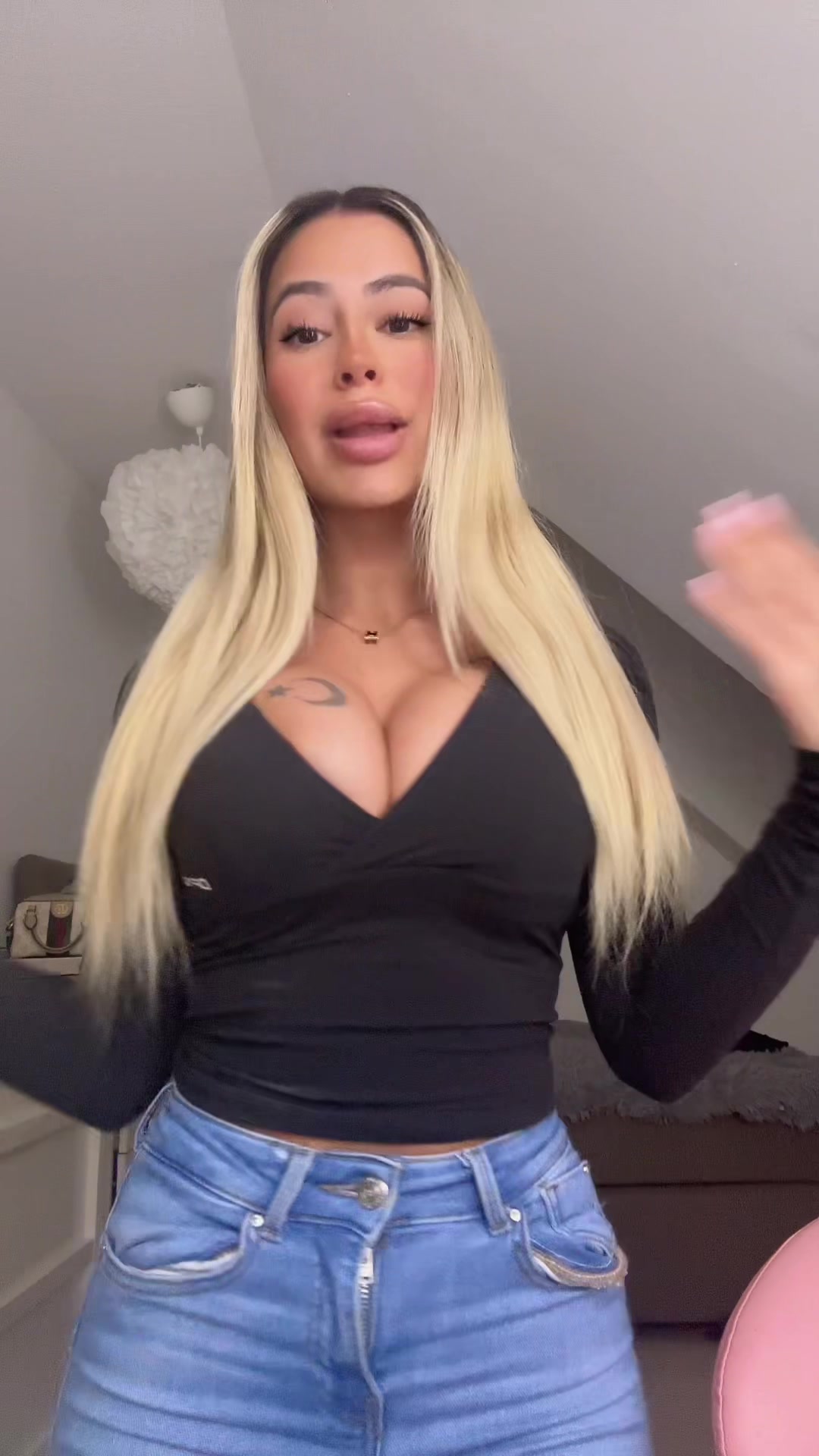 @𝐄𝐬𝐥𝐞𝐞𝐦🍦