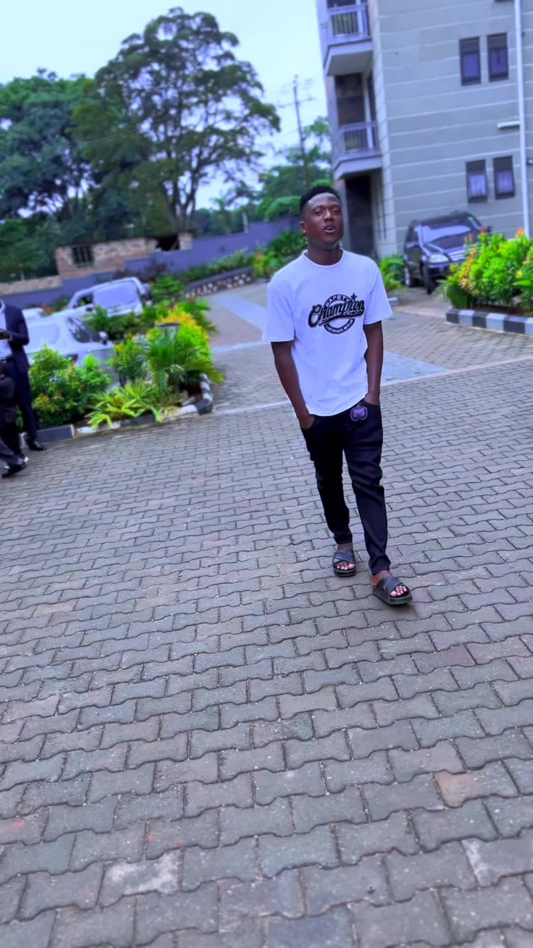 @MODERN UG🇺🇬