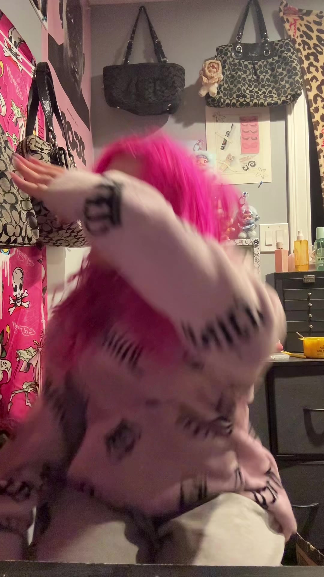 @mshellolitty