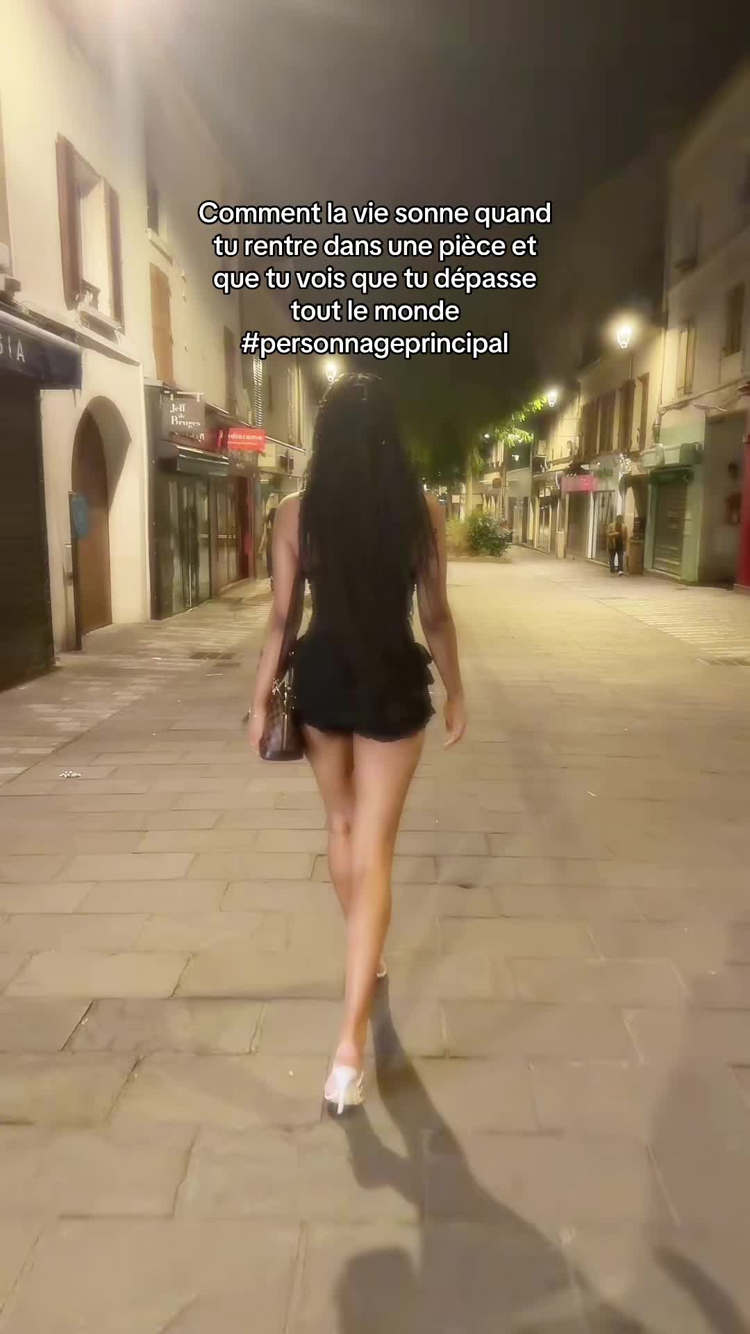 @N A Y A