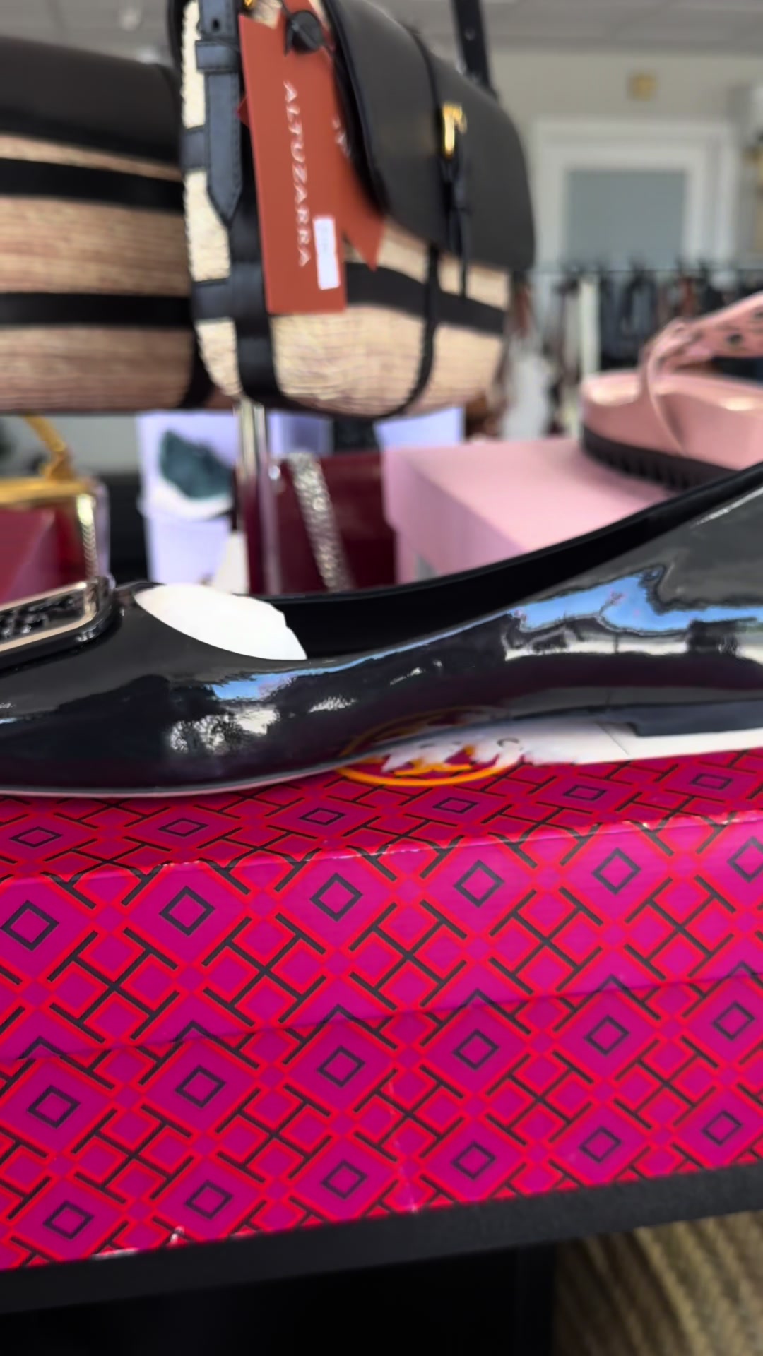 @Downey Luxury Outlet