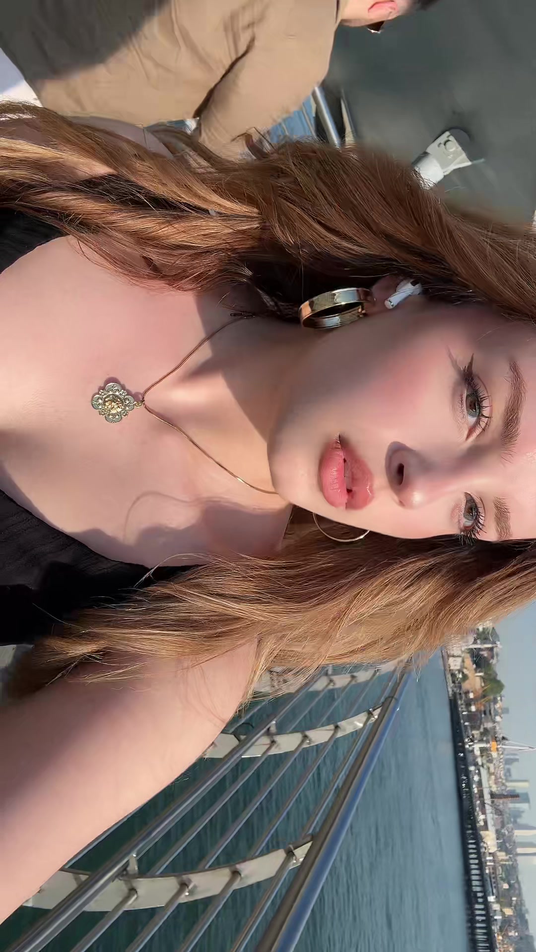 @Elaa