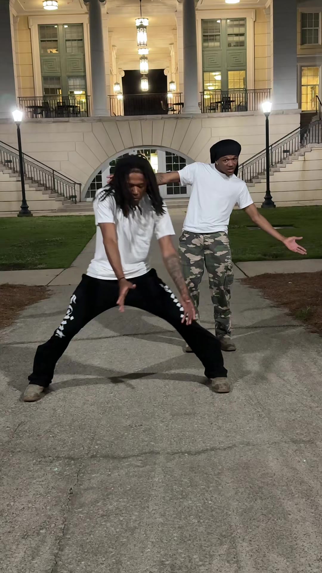 @Ghettotwins_