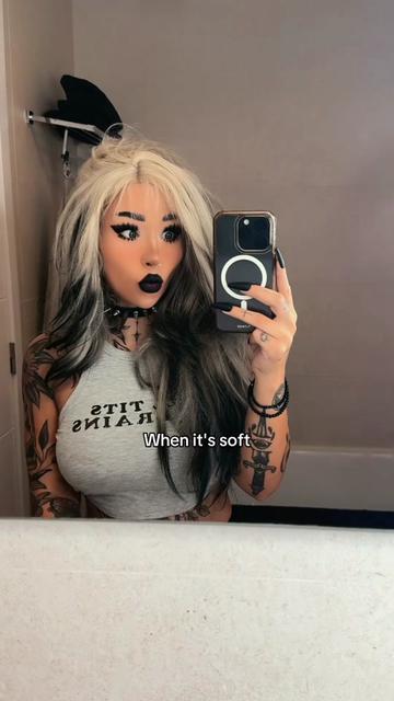 @Em🖤