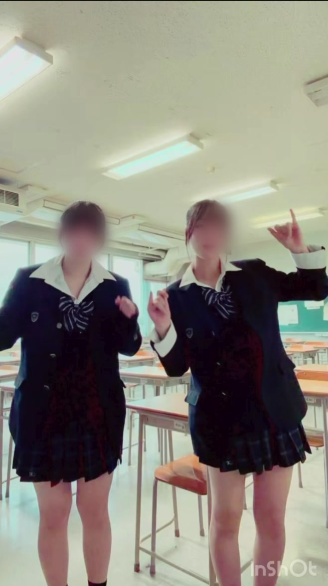 @世奈