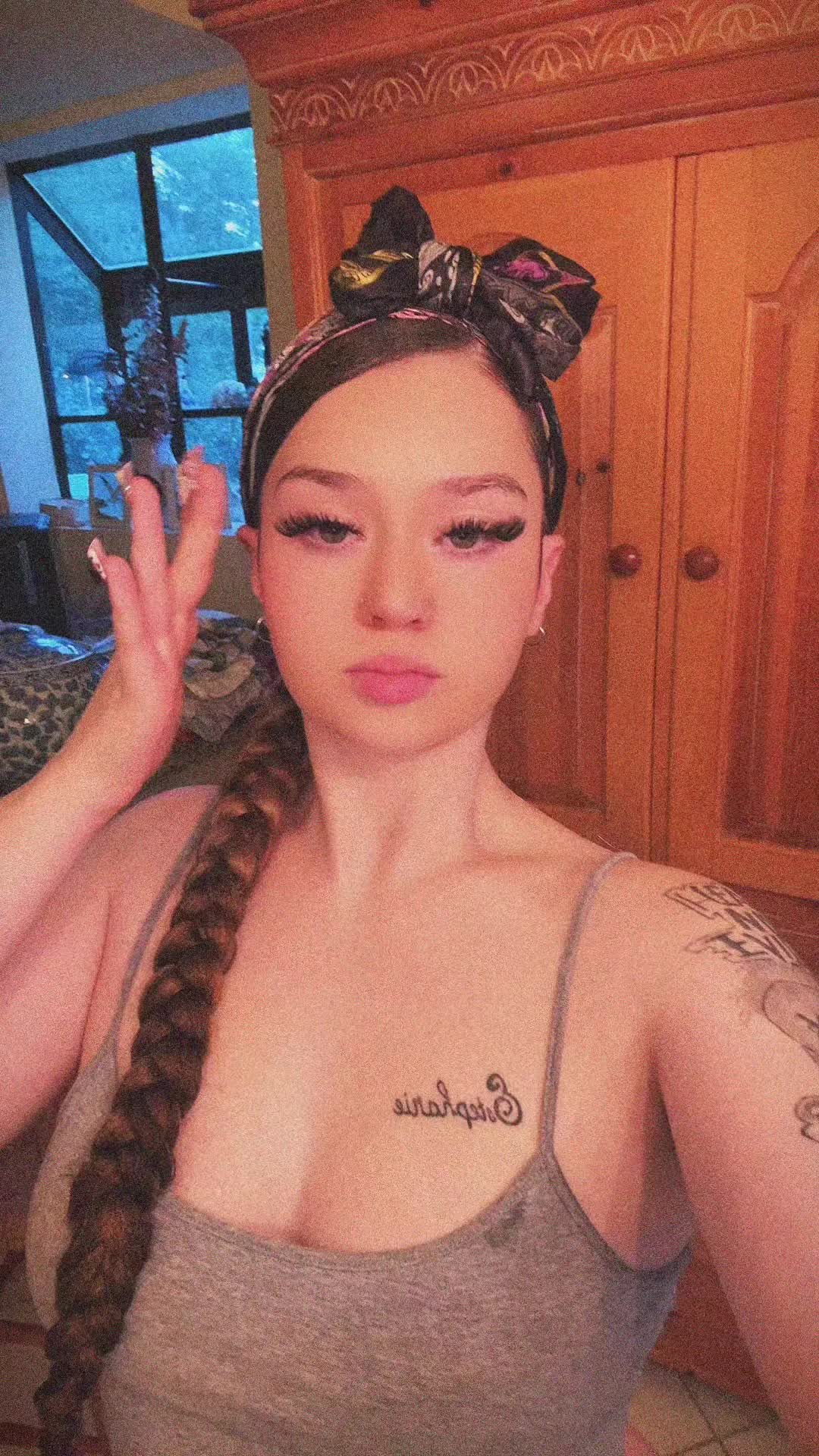 @Pr3ttyface_Piper