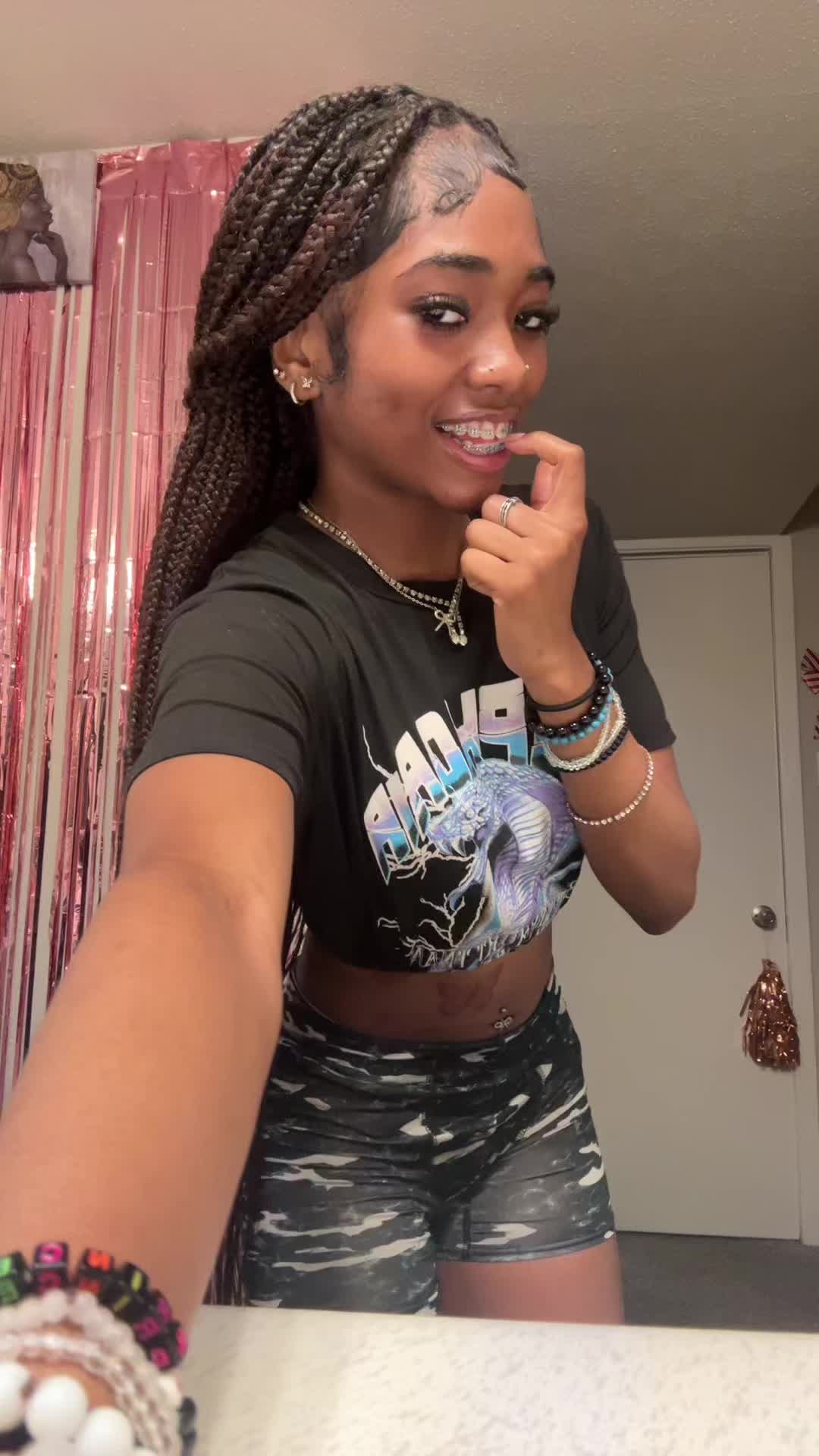 @rockoutlaay