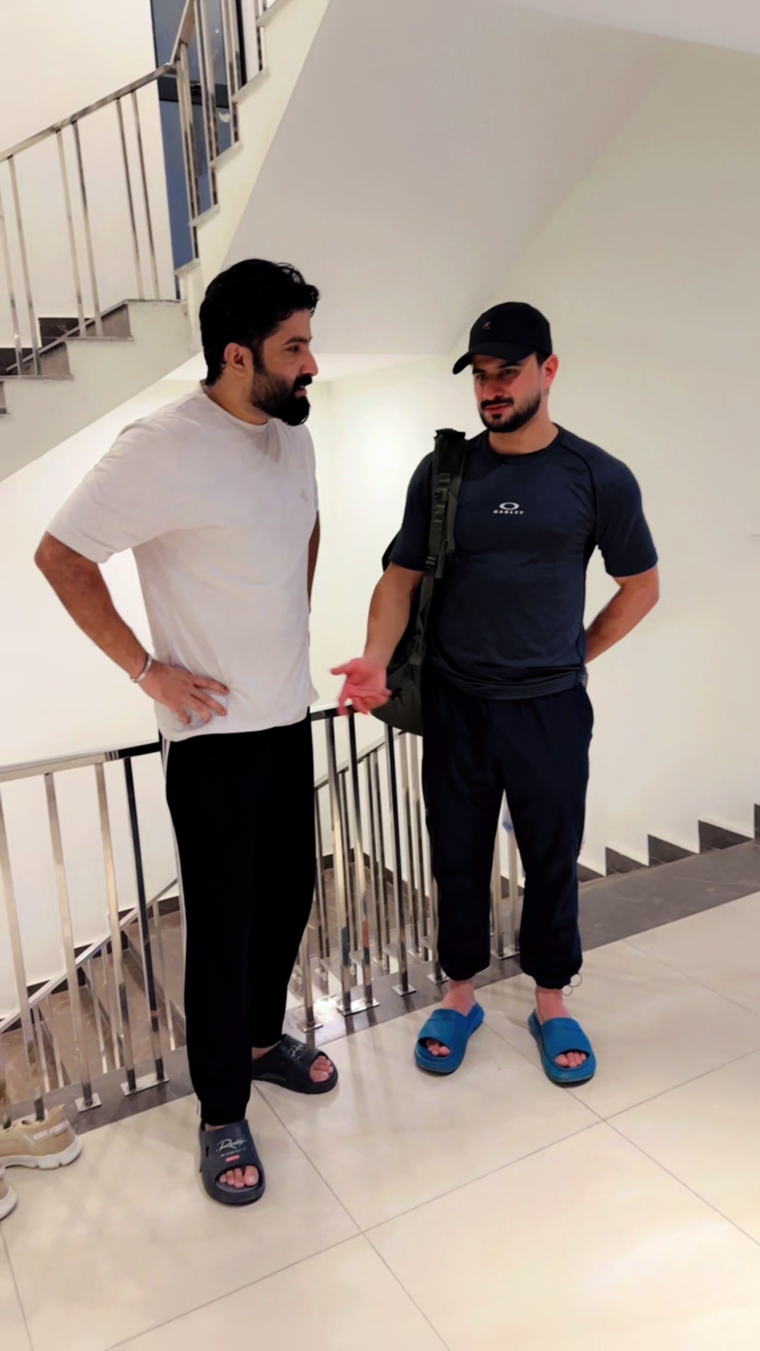 @𝐔𝐦𝐚𝐢𝐫 𝐣𝐚𝐡𝐚𝐧𝐠𝐢𝐫