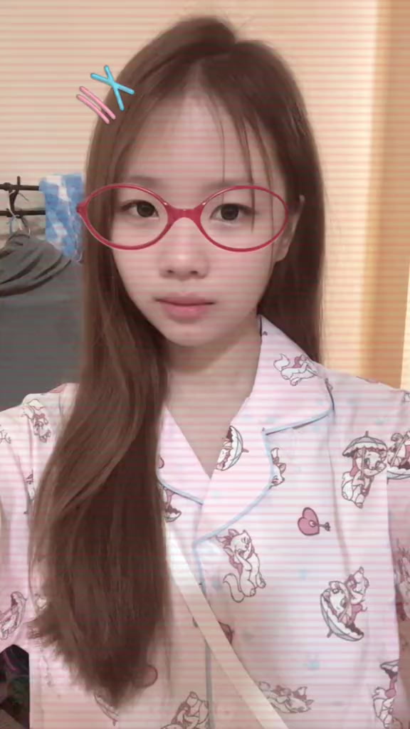 @พลอยขี้เหร่🤓