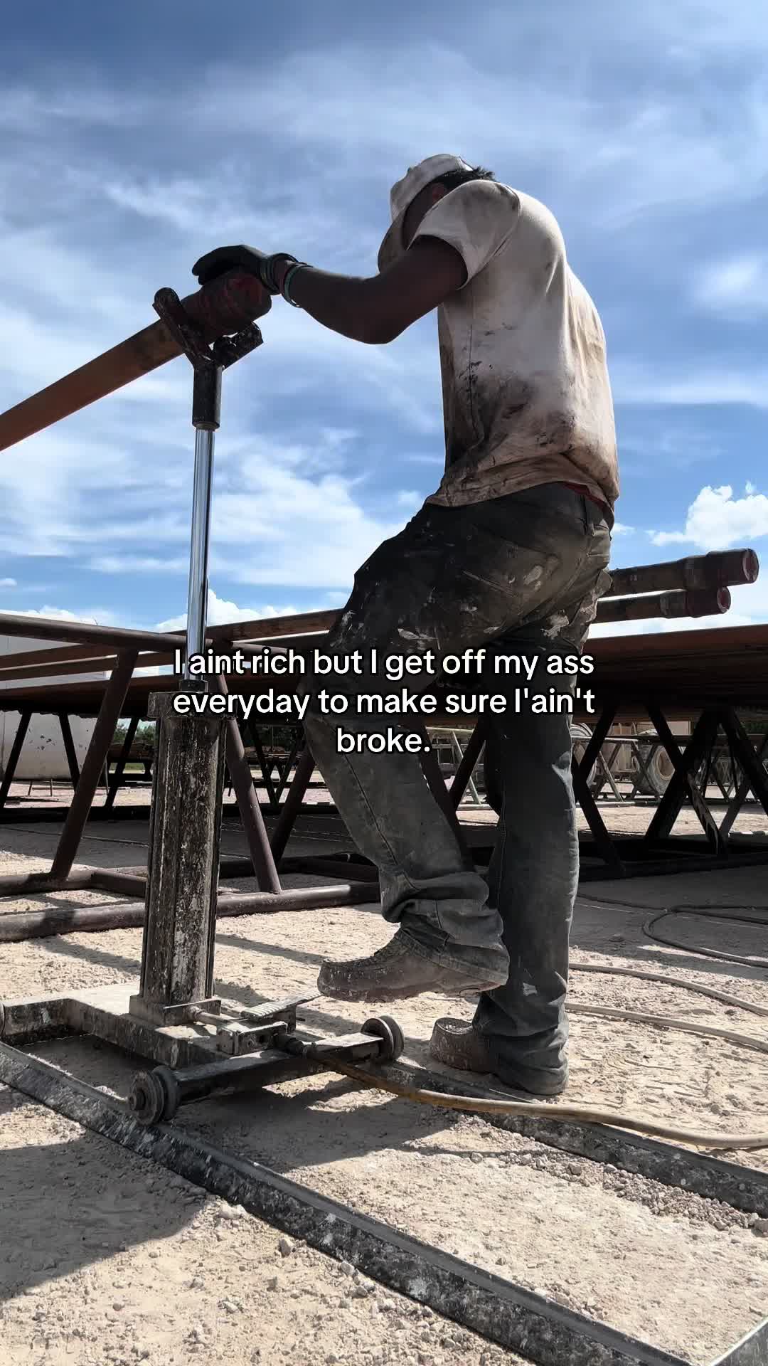 @Lj