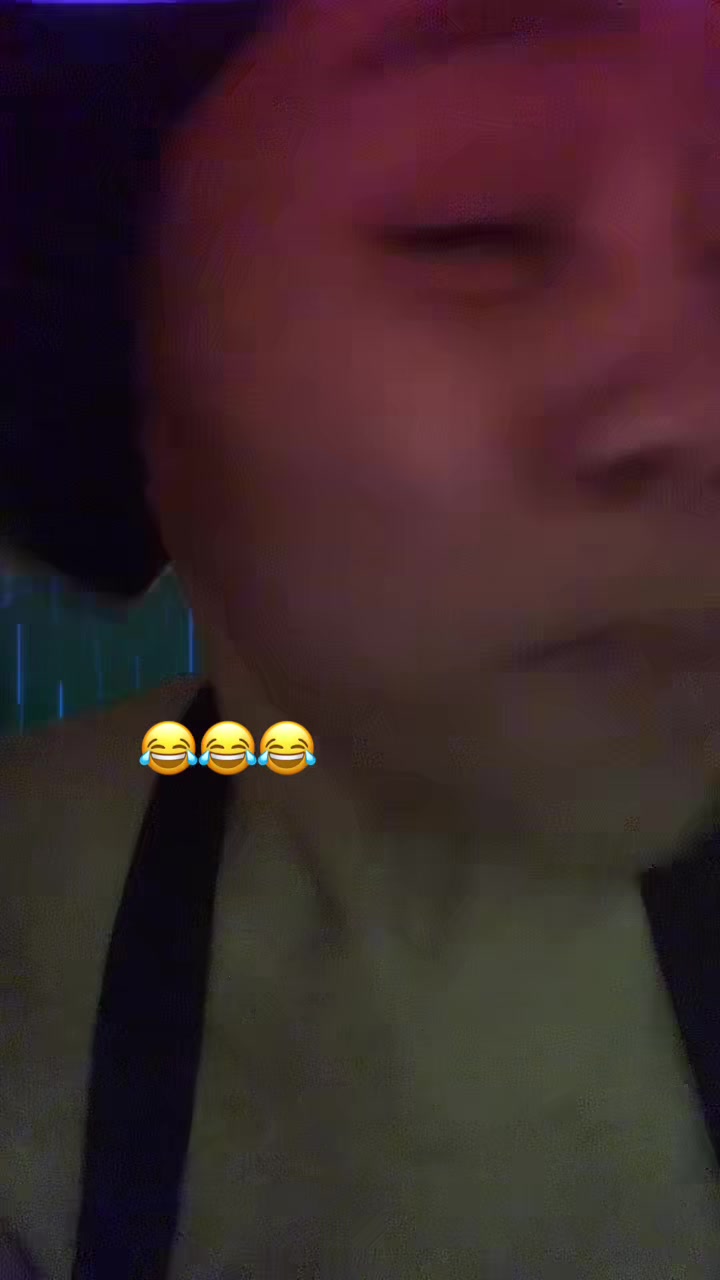 @pinky_am 🏳️🌈 lesbian