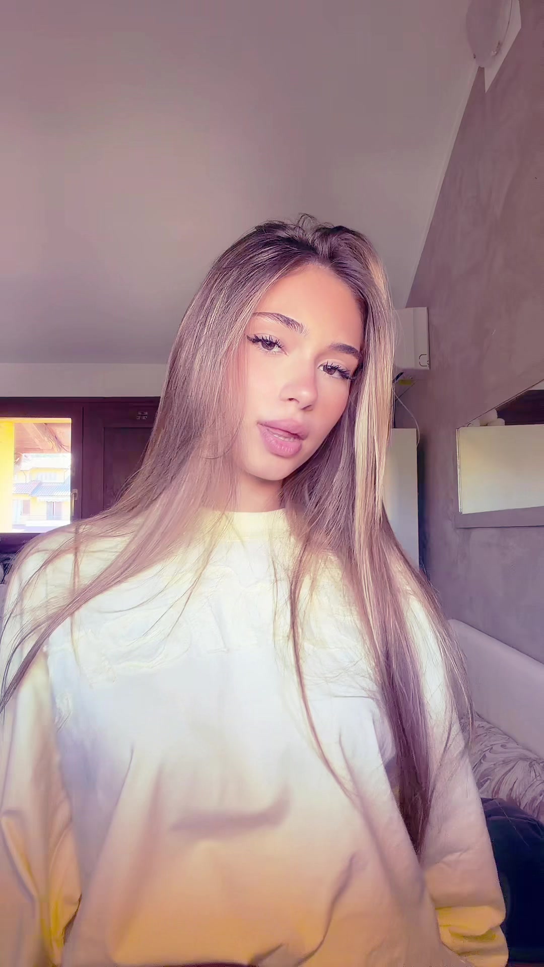 @𝐄𝐋𝐈𝐒𝐀