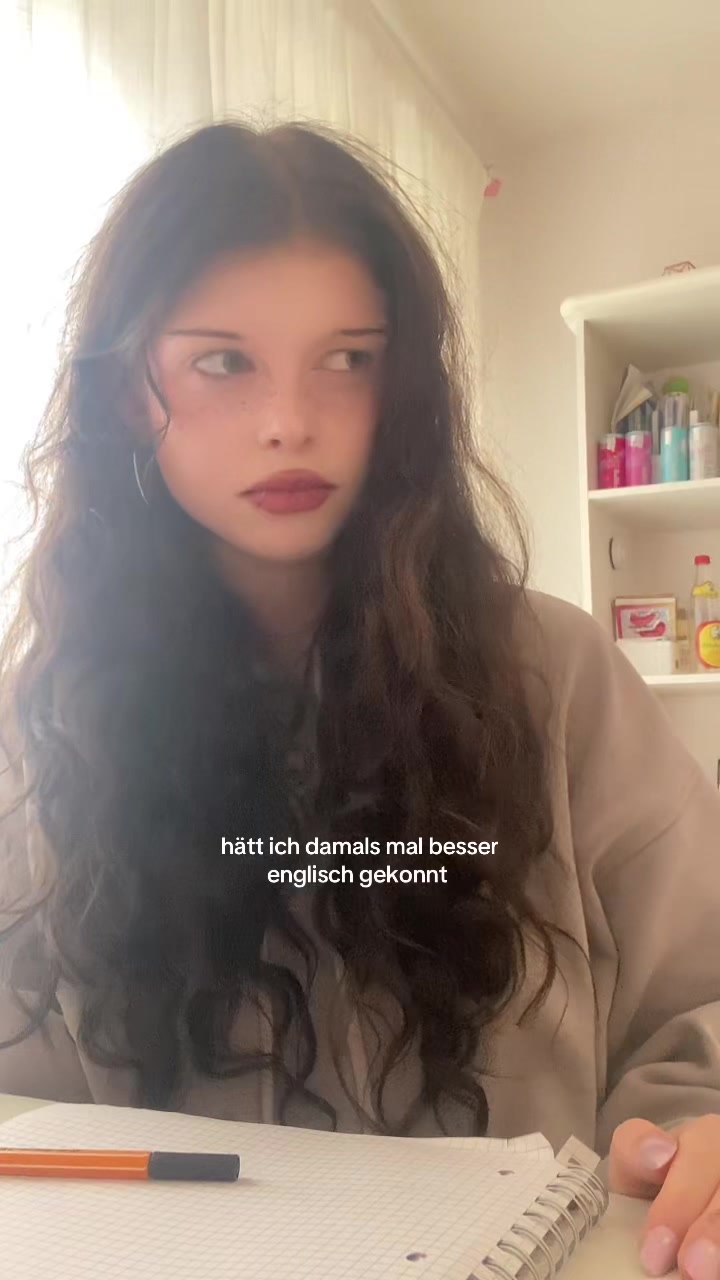 @⋆˚࿔ anni 𝜗𝜚˚⋆