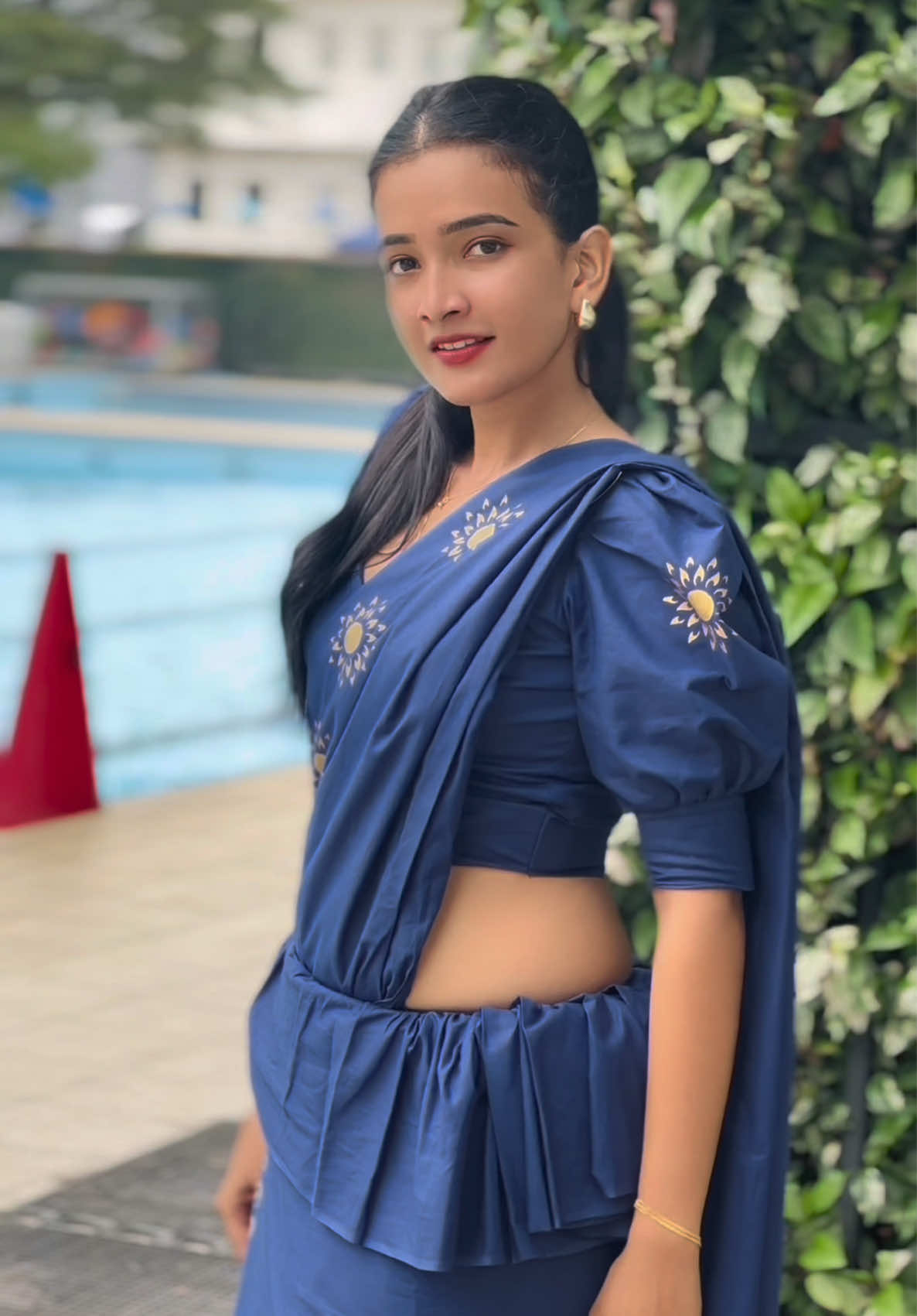 @Tinadaniel_