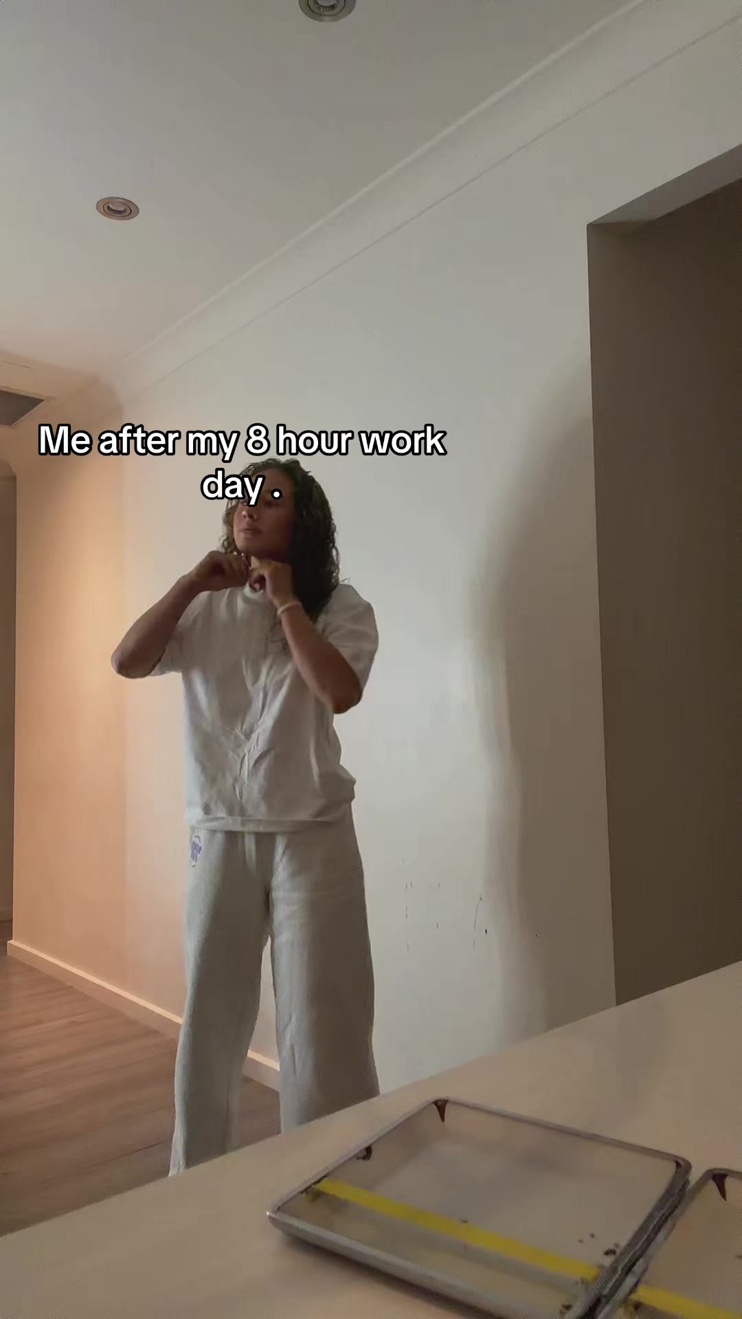 @D E R E L L E . A V E R Y