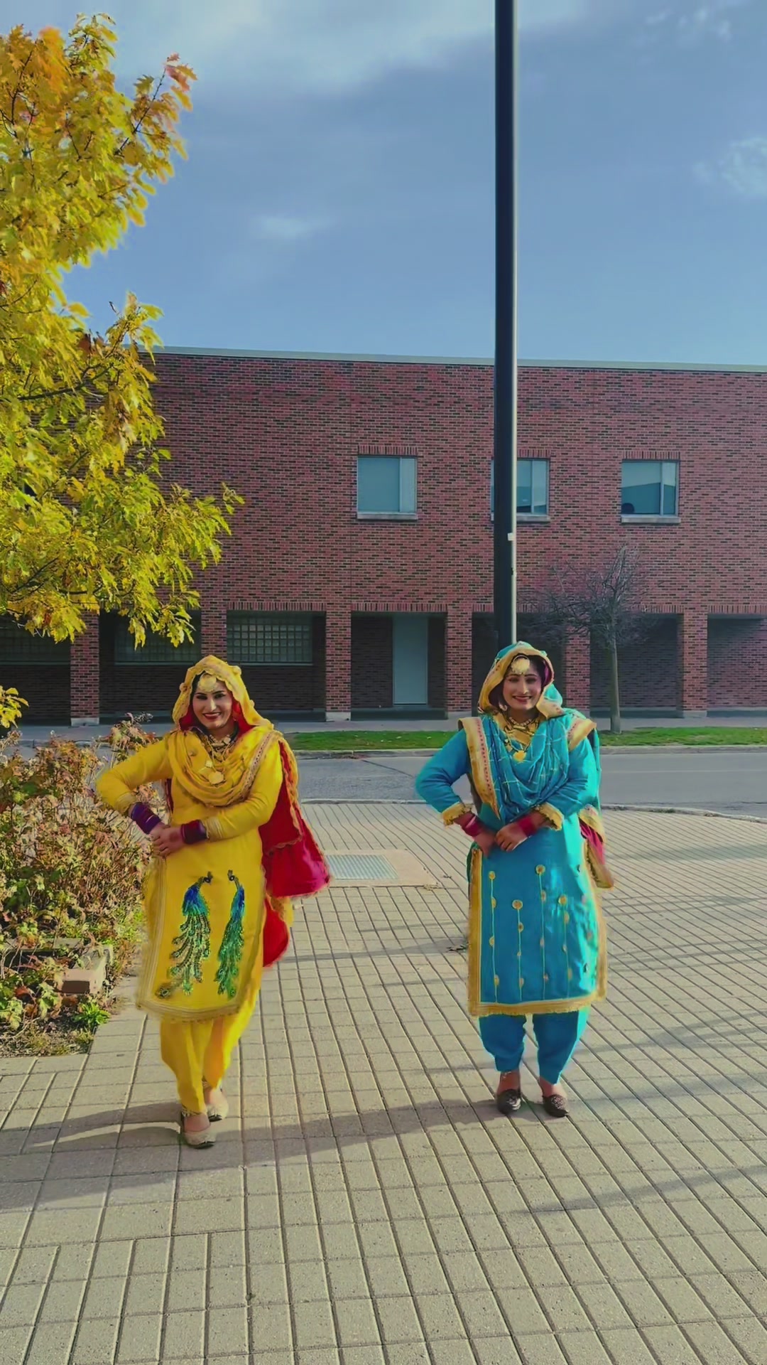 @Bhangra_with_majajanzz